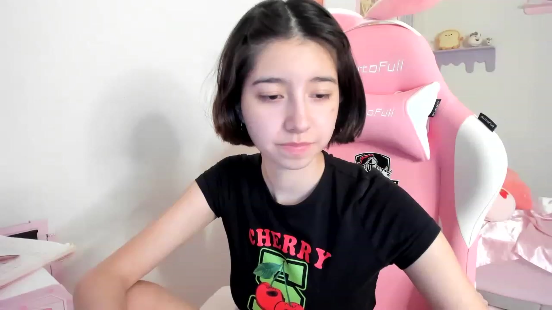 Gallery image thumbnail from Cherrycute666's myfreecams stream on, 06/11/2023, 13:42 image 6 of 20