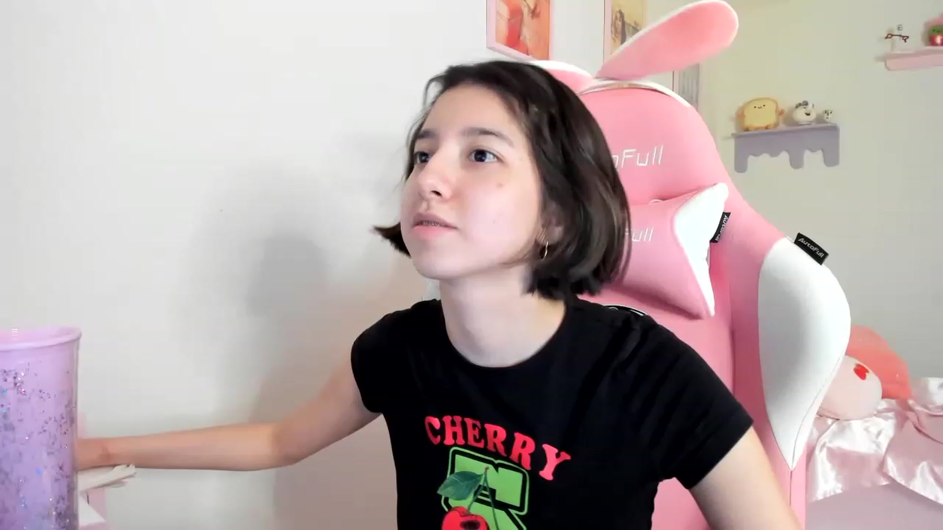 Gallery image thumbnail from Cherrycute666's myfreecams stream on, 06/11/2023, 13:42 image 13 of 20