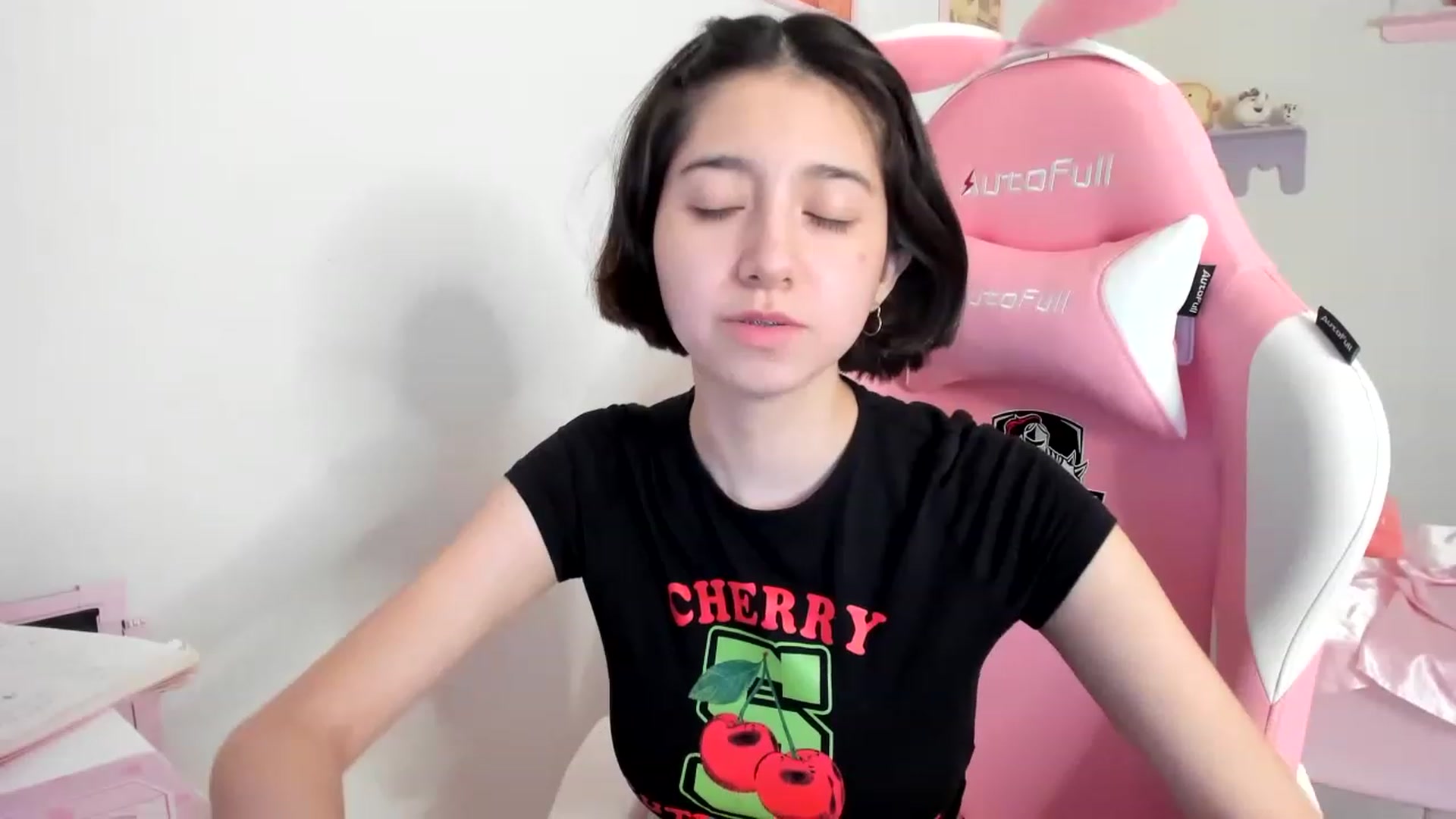 Gallery image thumbnail from Cherrycute666's myfreecams stream on, 06/11/2023, 13:42 image 5 of 20