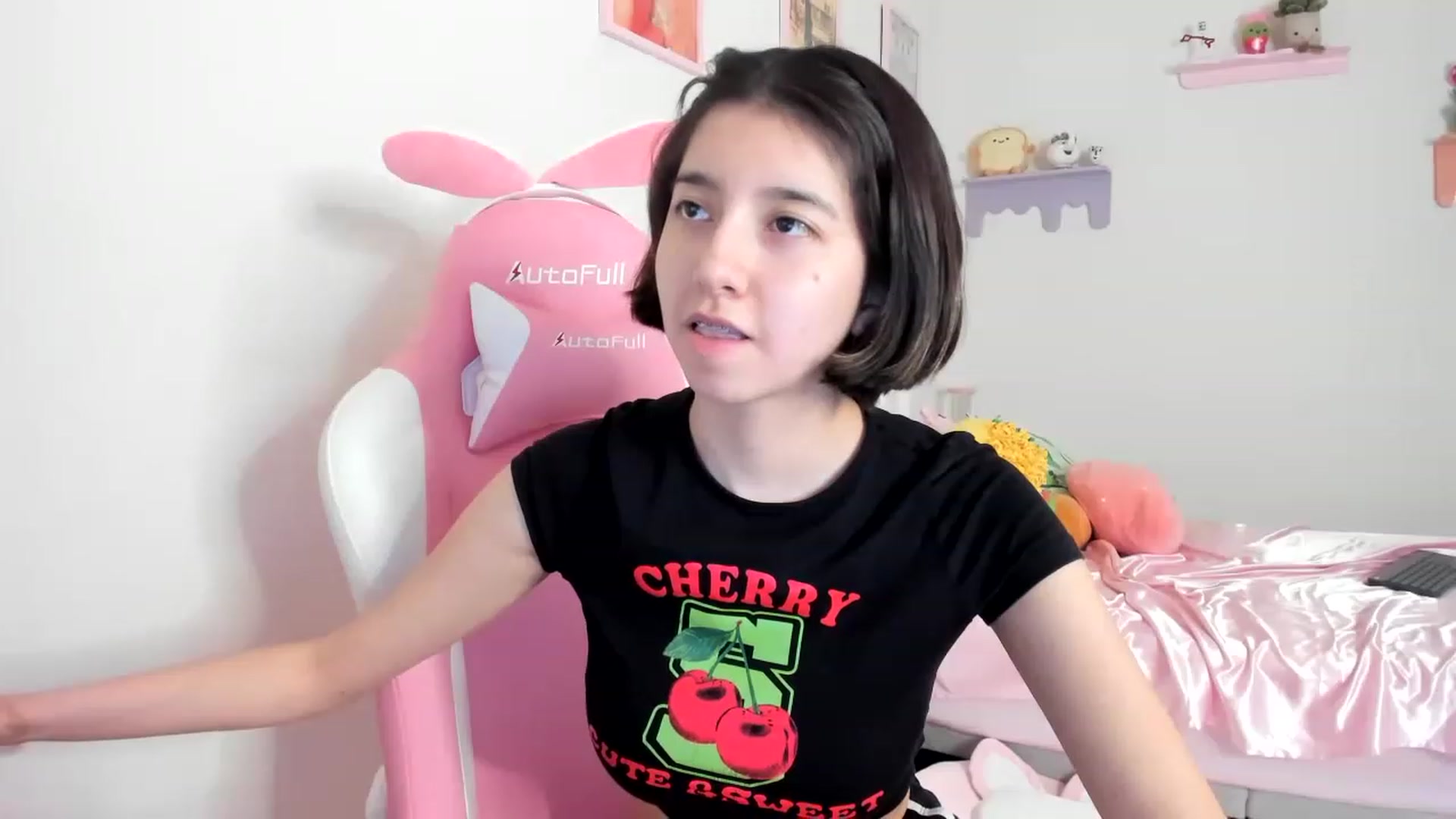 Gallery image thumbnail from Cherrycute666's myfreecams stream on, 06/11/2023, 13:42 image 19 of 20