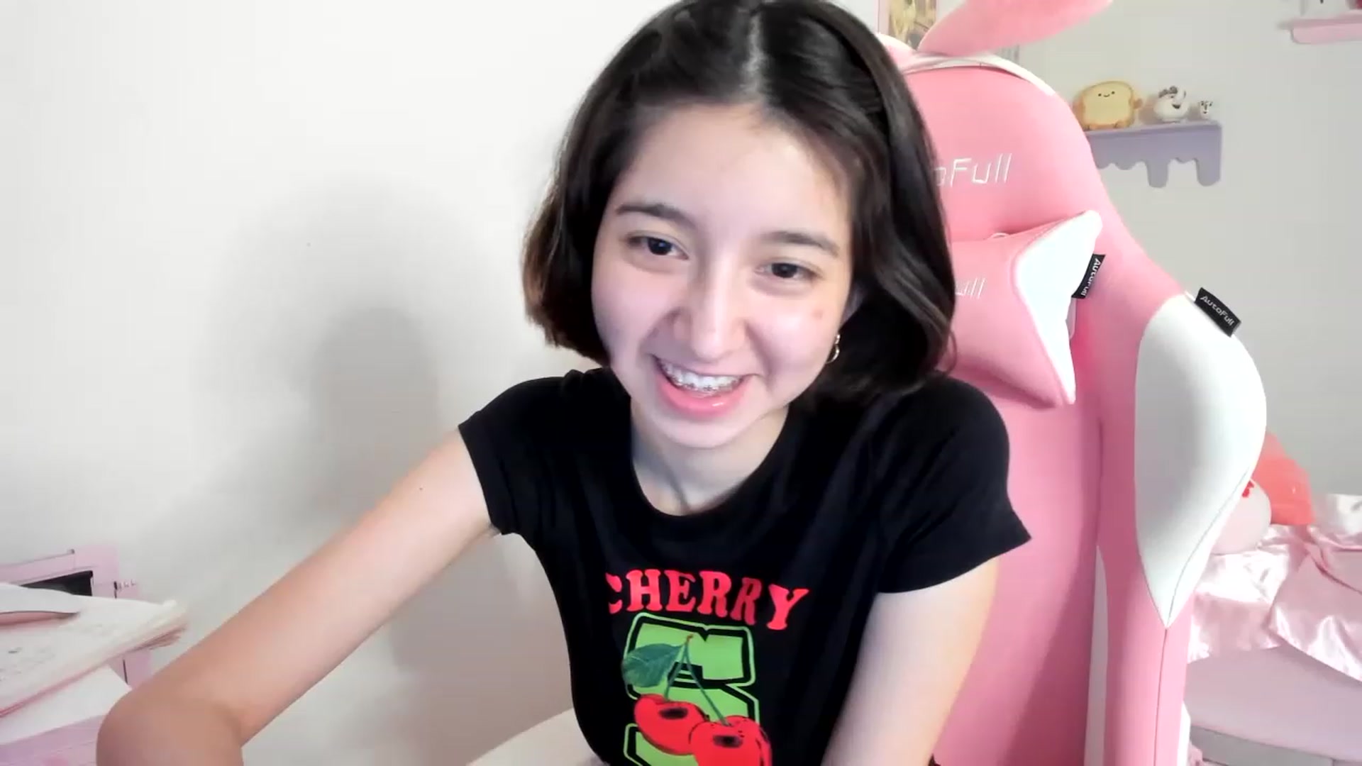 Gallery image thumbnail from Cherrycute666's myfreecams stream on, 06/11/2023, 13:42 image 9 of 20