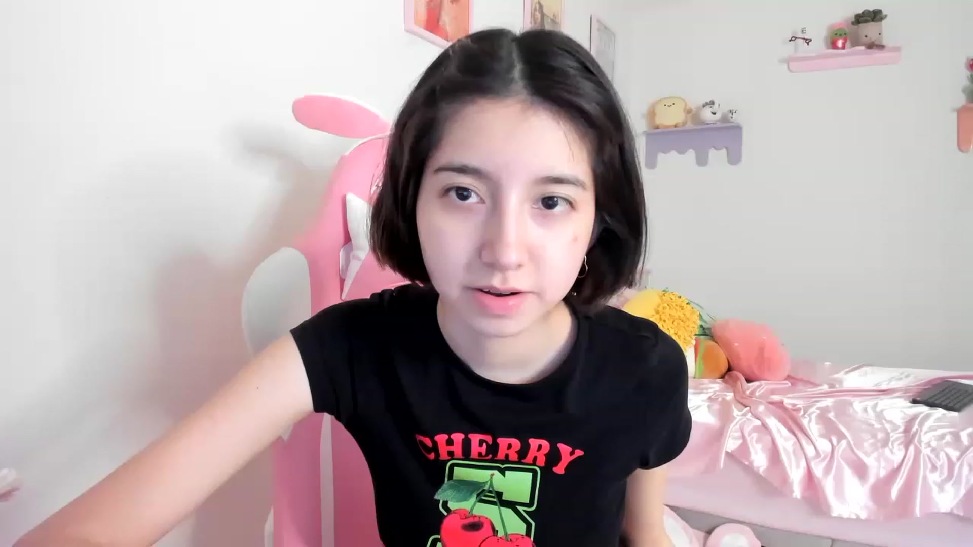 Gallery image thumbnail from Cherrycute666's myfreecams stream on, 06/11/2023, 13:42 image 18 of 20