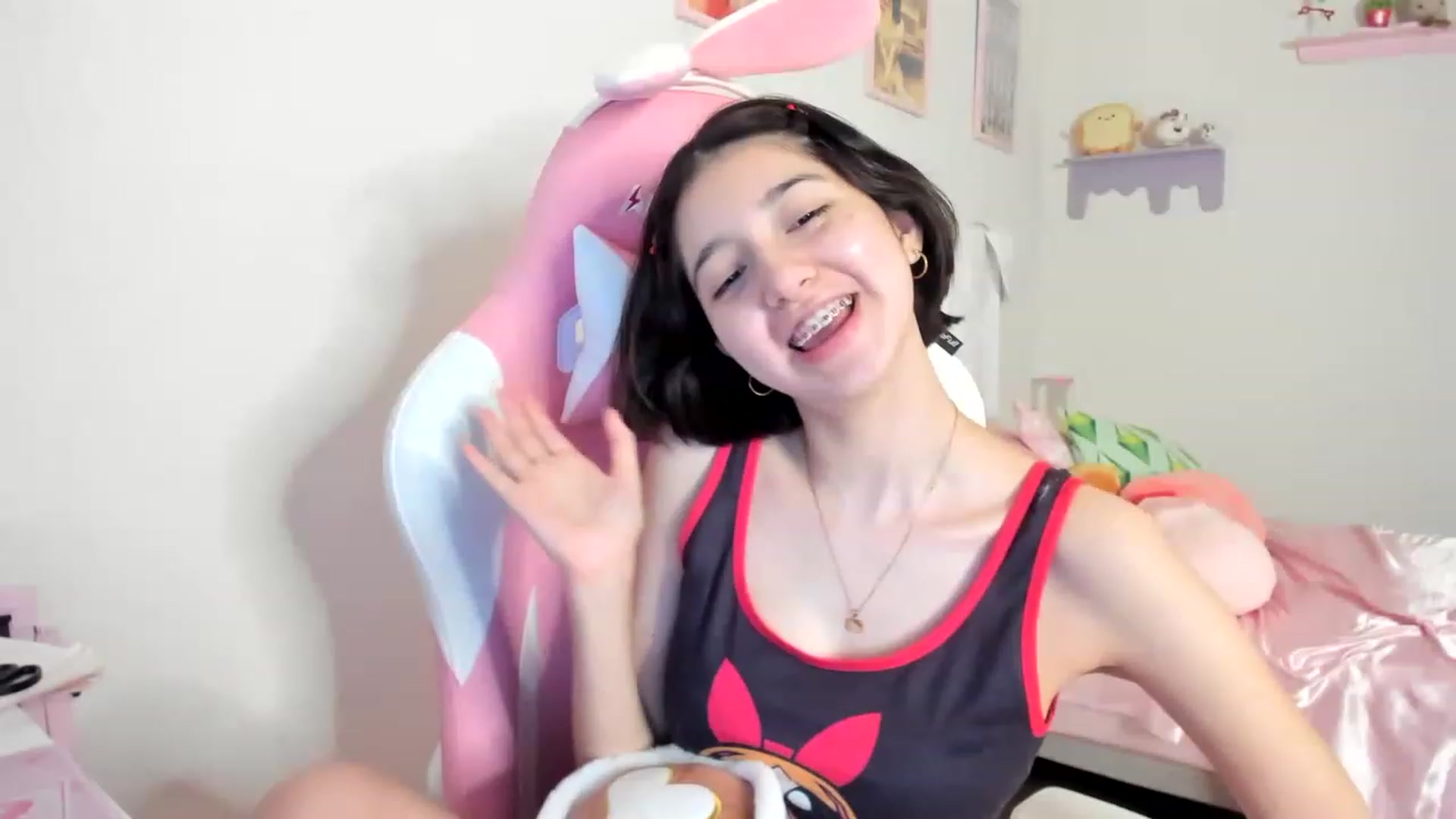 Gallery image thumbnail from Cherrycute666's myfreecams stream on, 06/12/2023, 03:51 image 16 of 20