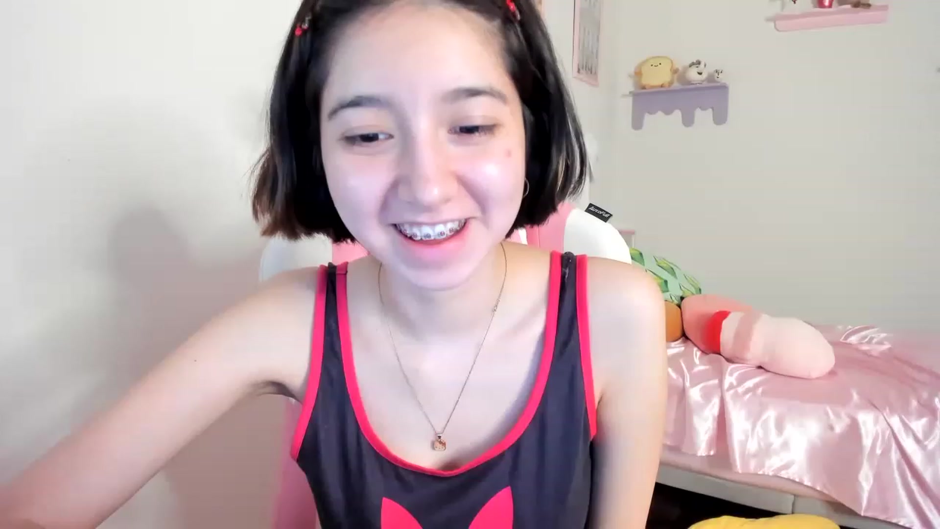 Gallery image thumbnail from Cherrycute666's myfreecams stream on, 06/12/2023, 03:51 image 2 of 20