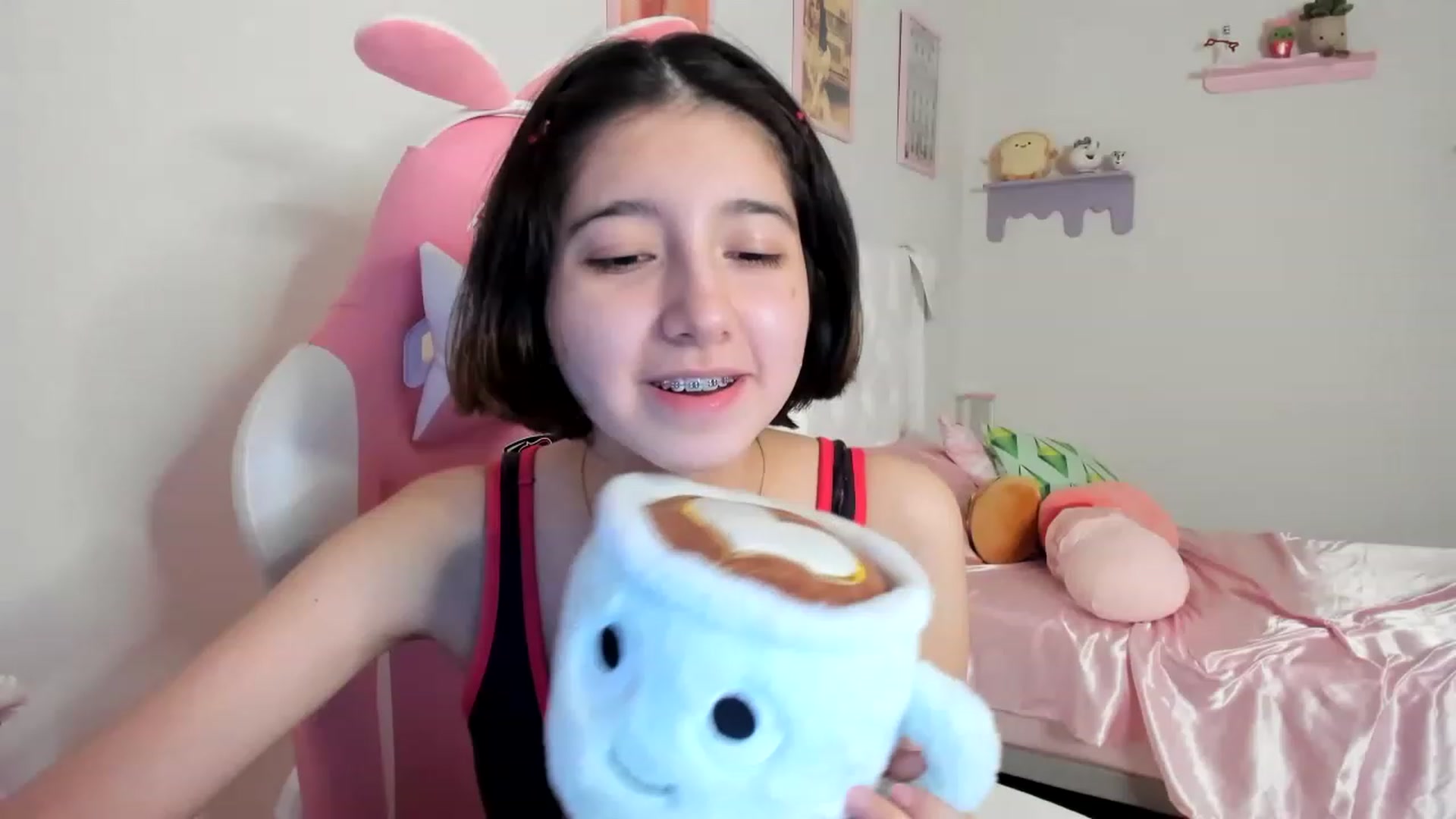 Gallery image thumbnail from Cherrycute666's myfreecams stream on, 06/12/2023, 03:51 image 19 of 20