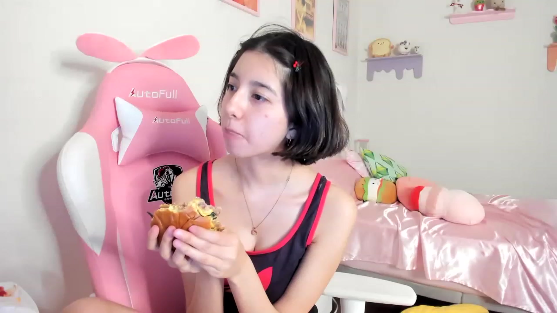 Gallery image thumbnail from Cherrycute666's myfreecams stream on, 06/12/2023, 03:51 image 9 of 20