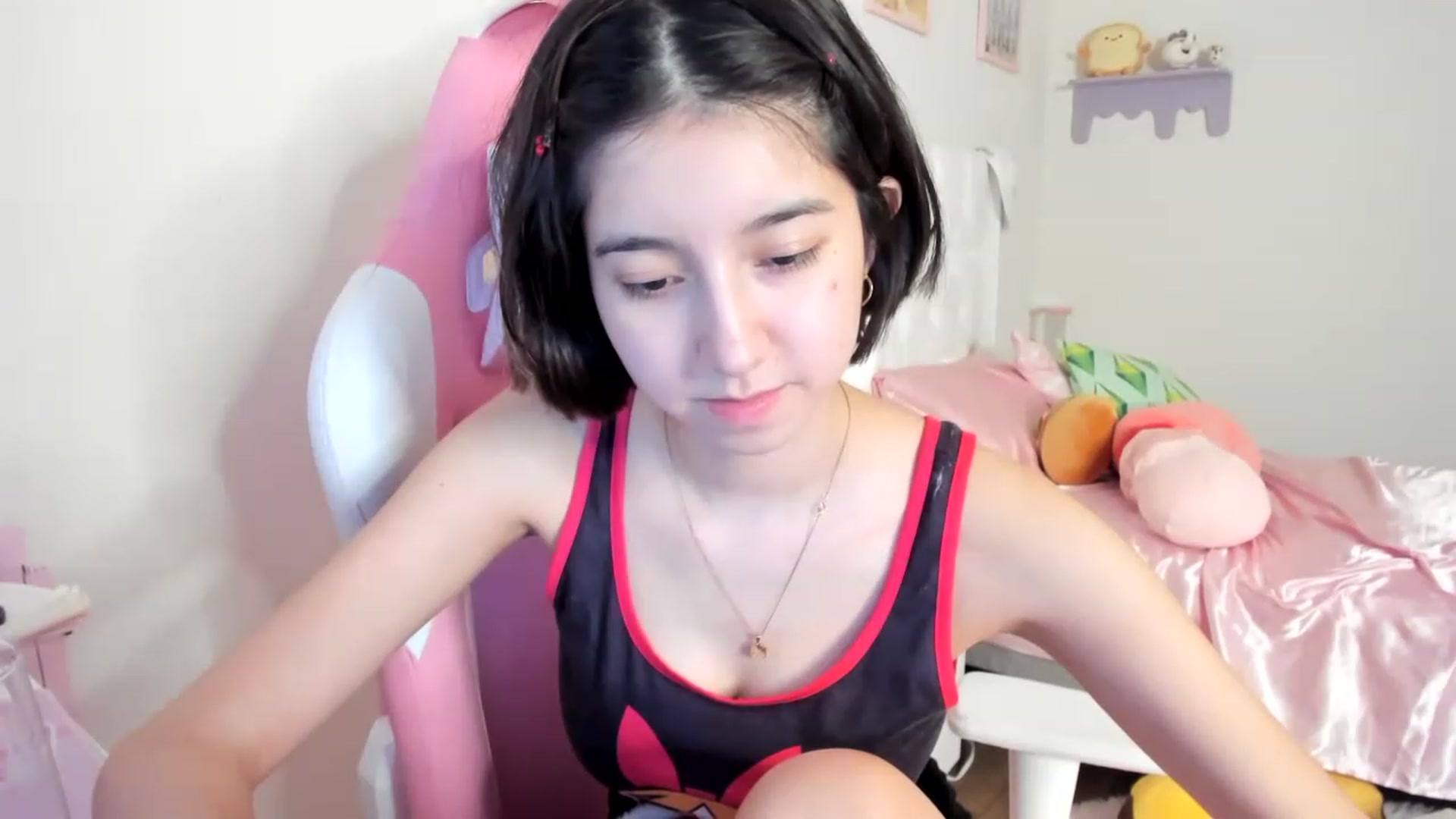 Gallery image thumbnail from Cherrycute666's myfreecams stream on, 06/12/2023, 03:51 image 17 of 20