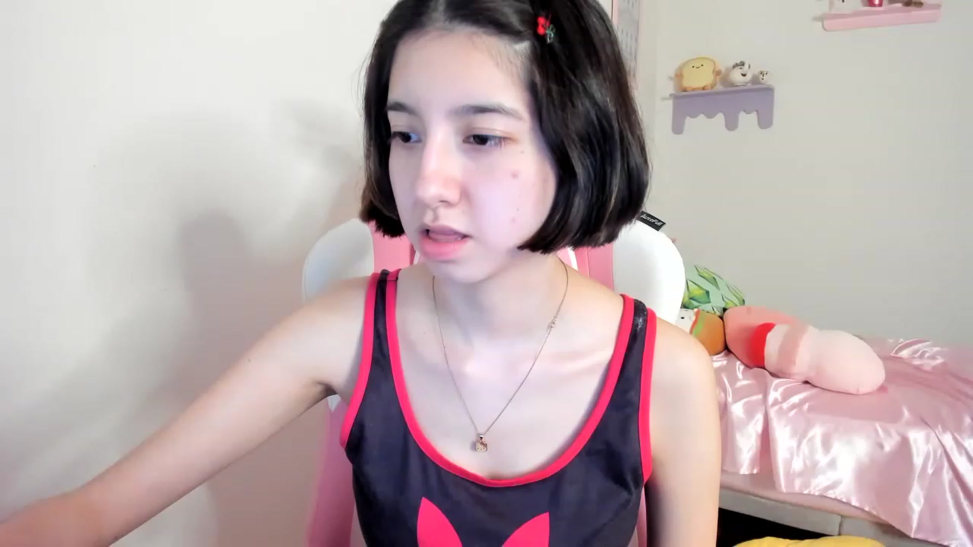 Gallery image thumbnail from Cherrycute666's myfreecams stream on, 06/12/2023, 03:51 image 1 of 20