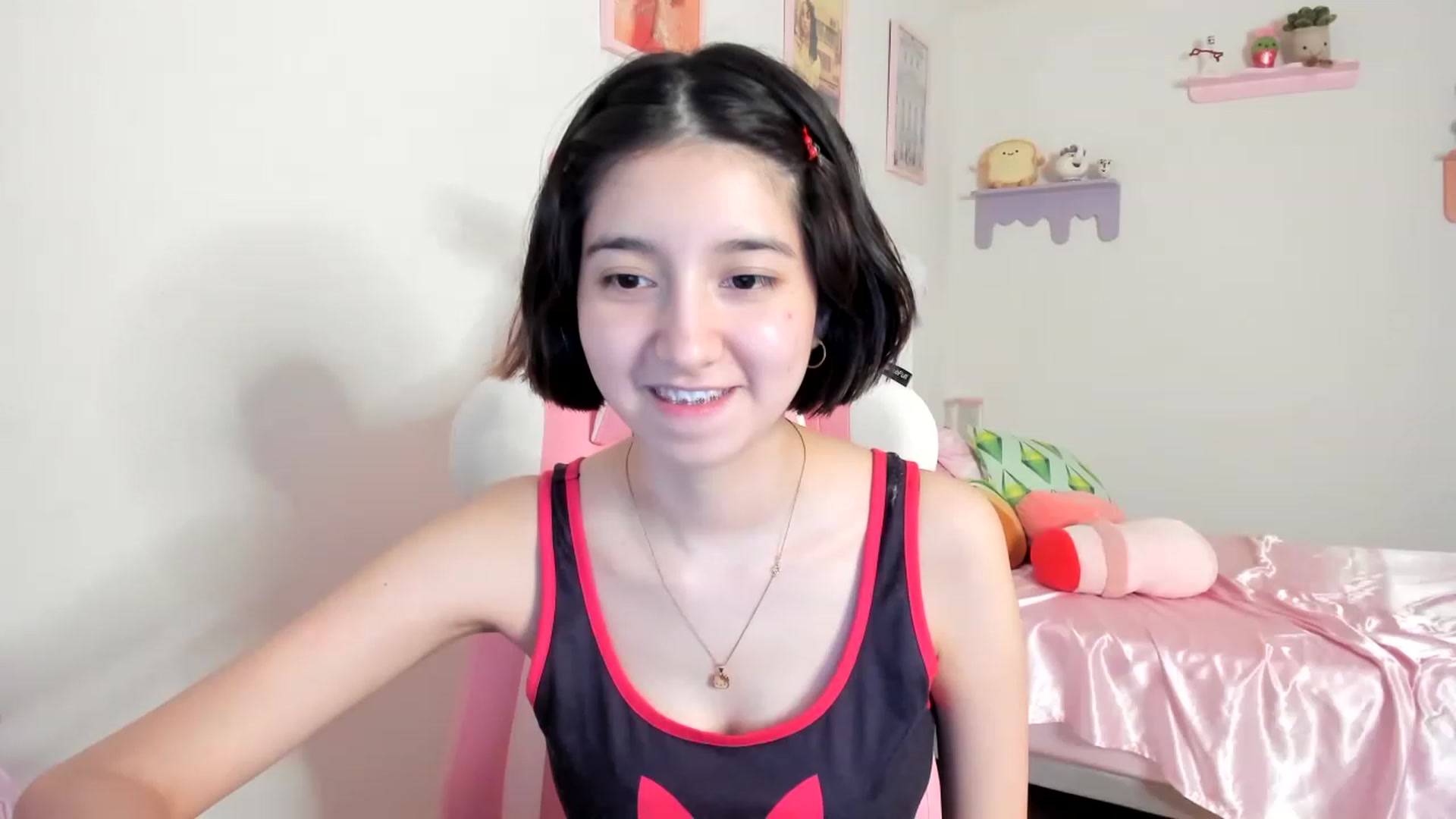 Gallery image thumbnail from Cherrycute666's myfreecams stream on, 06/12/2023, 04:49 image 19 of 20