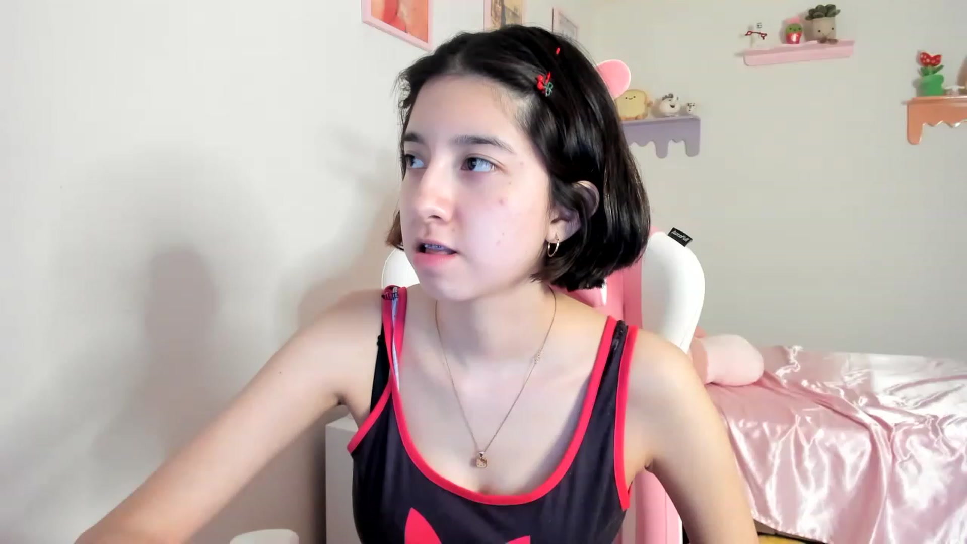 Gallery image thumbnail from Cherrycute666's myfreecams stream on, 06/12/2023, 06:30 image 17 of 20