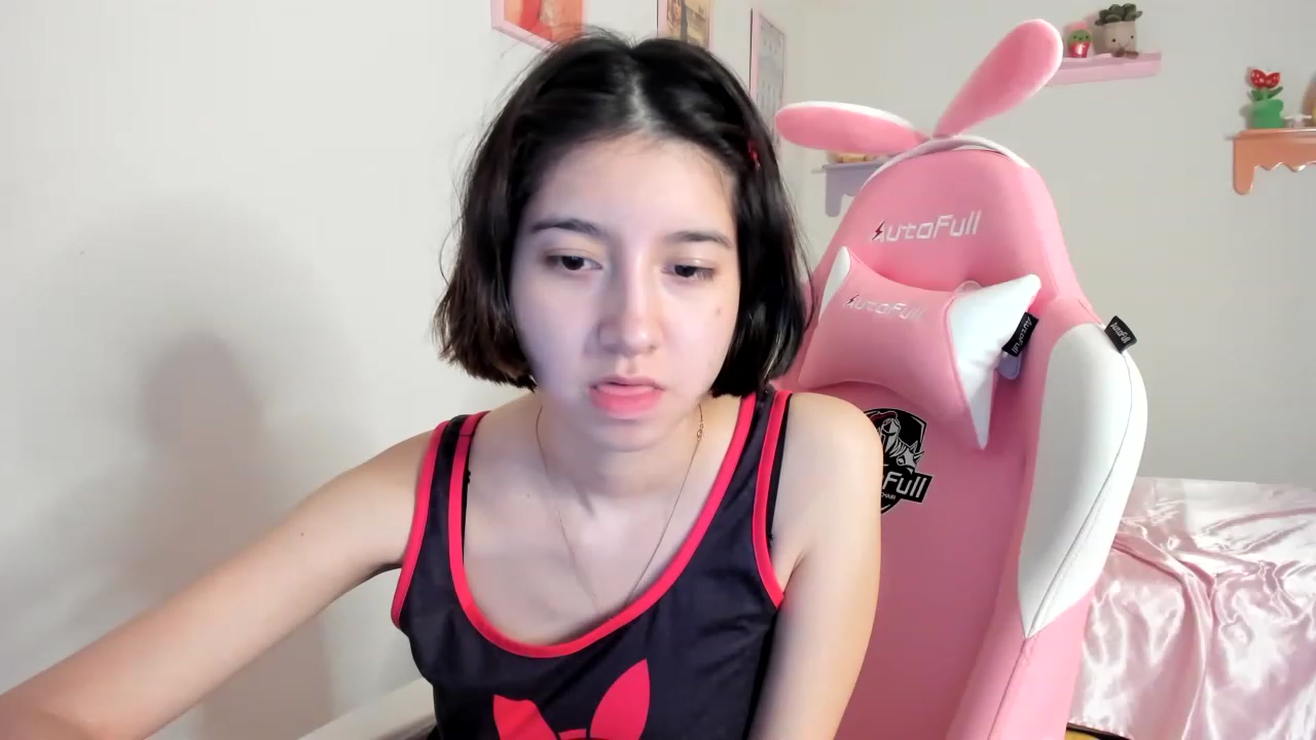 Gallery image thumbnail from Cherrycute666's myfreecams stream on, 06/12/2023, 07:47 image 9 of 20