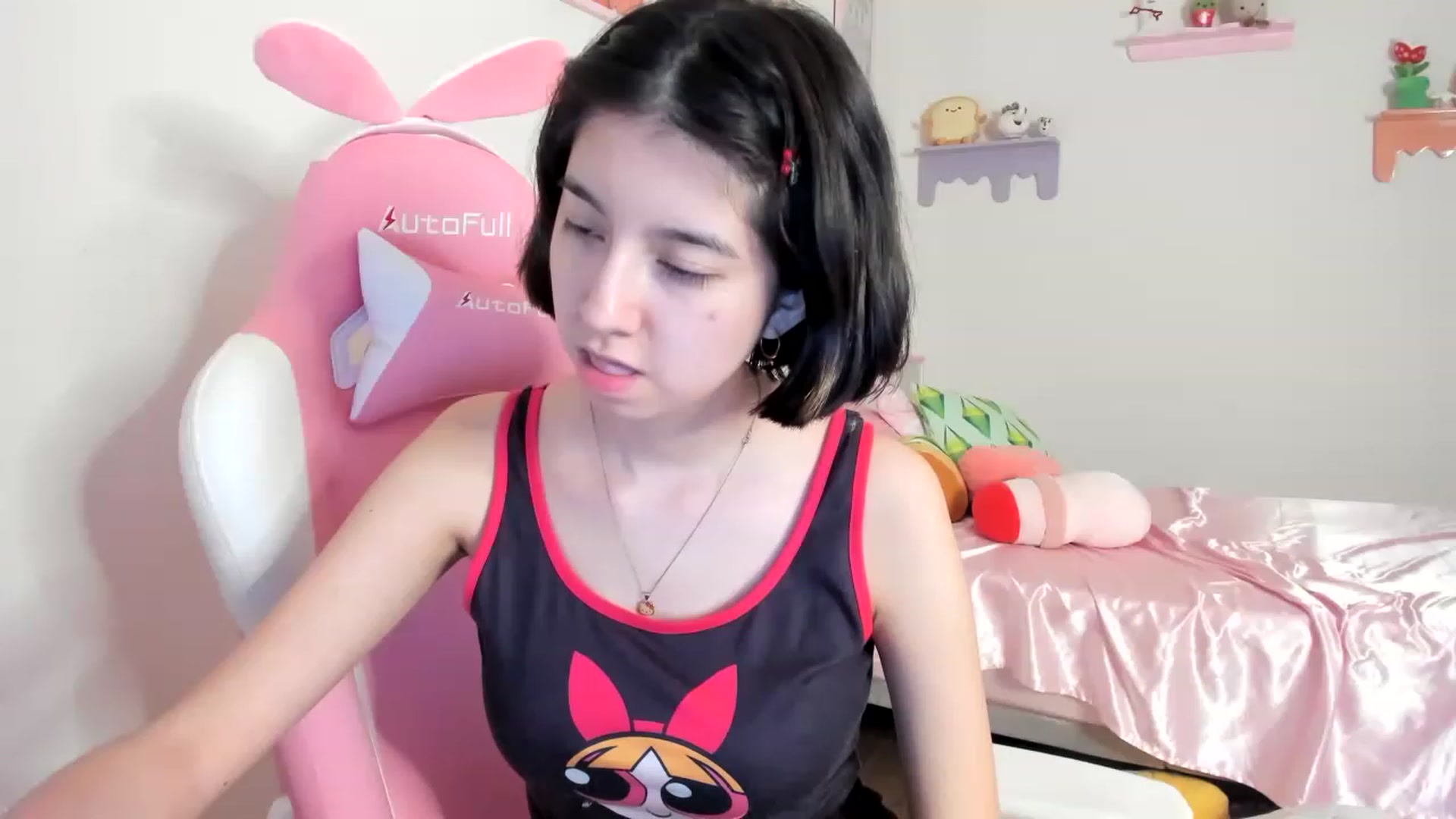 Gallery image thumbnail from Cherrycute666's myfreecams stream on, 06/12/2023, 07:47 image 18 of 20