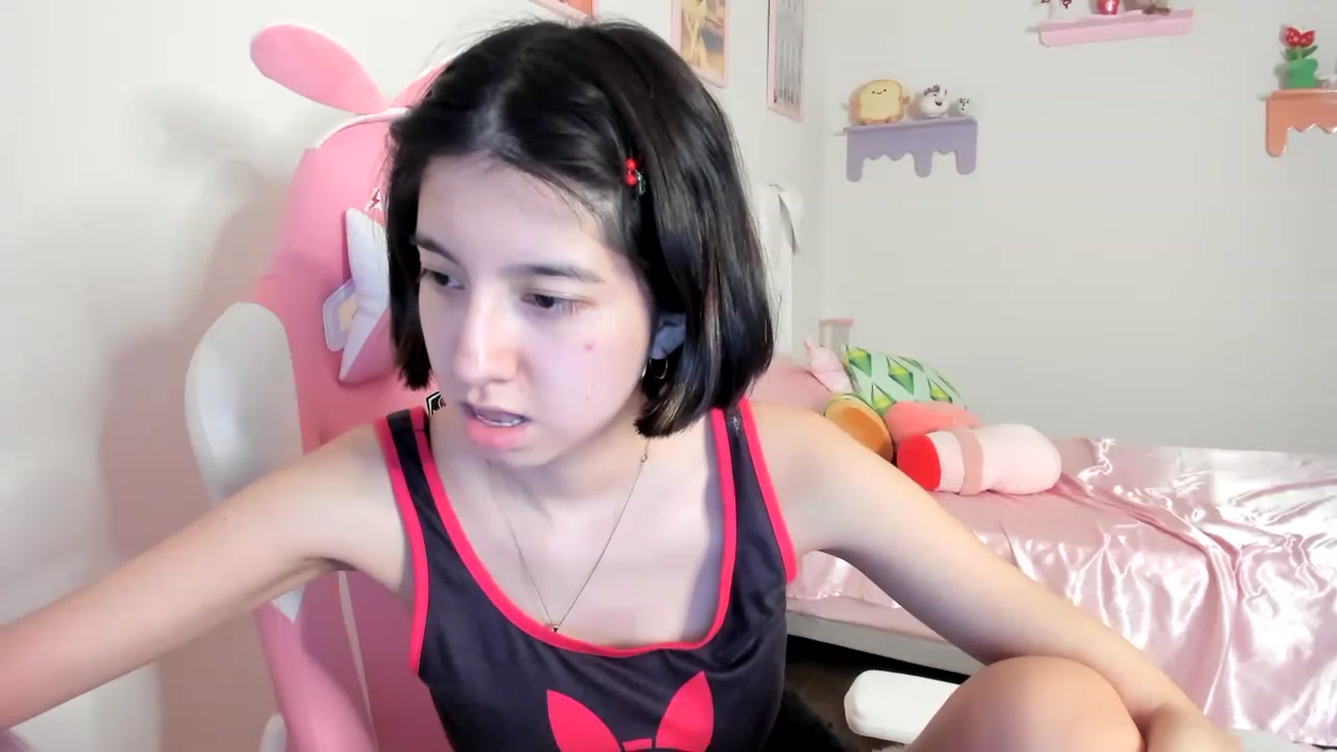 Gallery image thumbnail from Cherrycute666's myfreecams stream on, 06/12/2023, 07:47 image 19 of 20