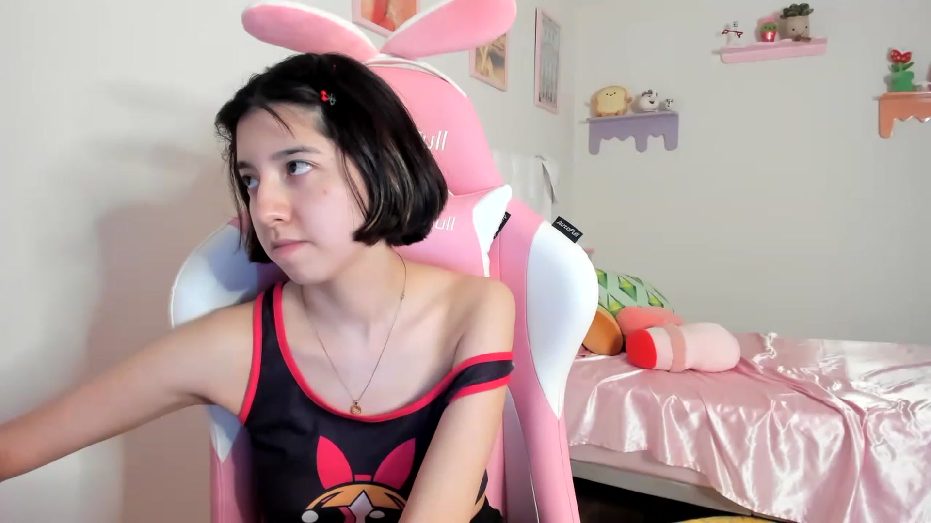 Gallery image thumbnail from Cherrycute666's myfreecams stream on, 06/12/2023, 08:34 image 11 of 20