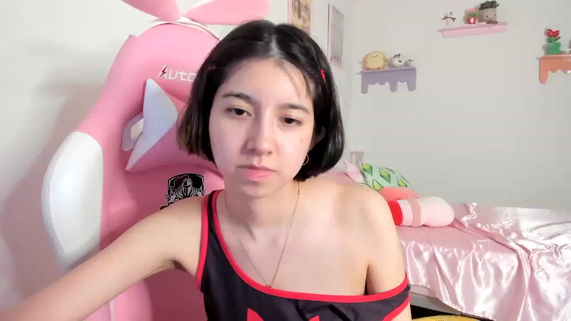 Gallery image thumbnail from Cherrycute666's myfreecams stream on, 06/12/2023, 08:34 image 6 of 20