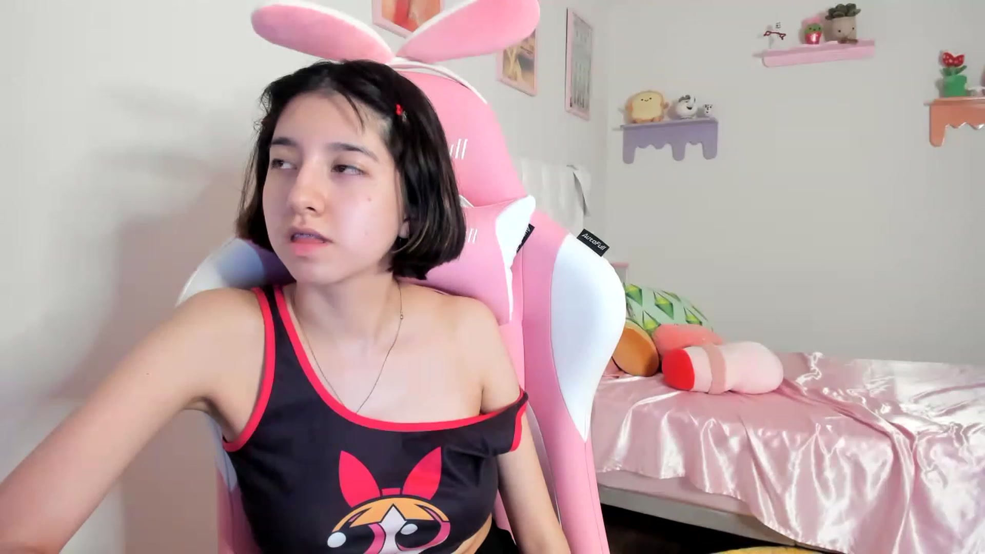 Gallery image thumbnail from Cherrycute666's myfreecams stream on, 06/12/2023, 08:34 image 10 of 20