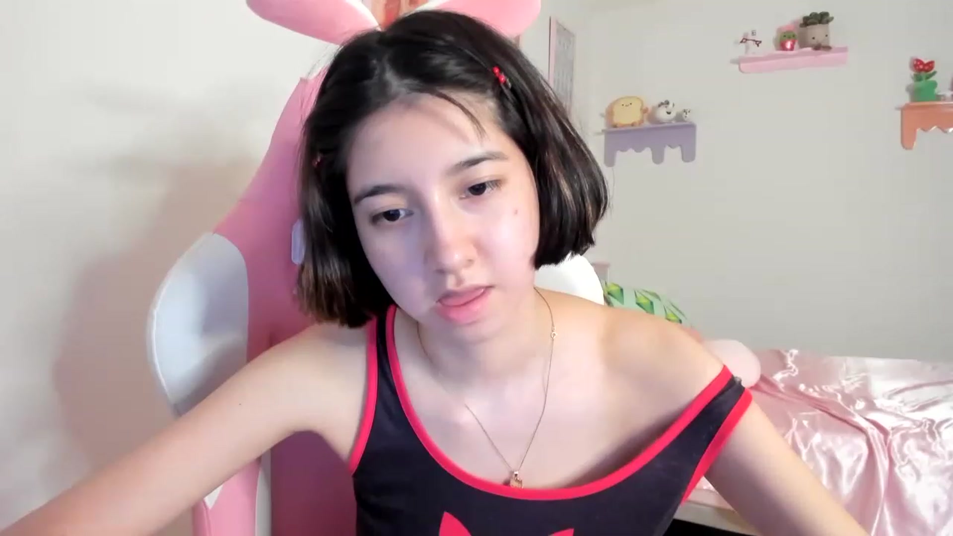 Gallery image thumbnail from Cherrycute666's myfreecams stream on, 06/12/2023, 08:34 image 9 of 20