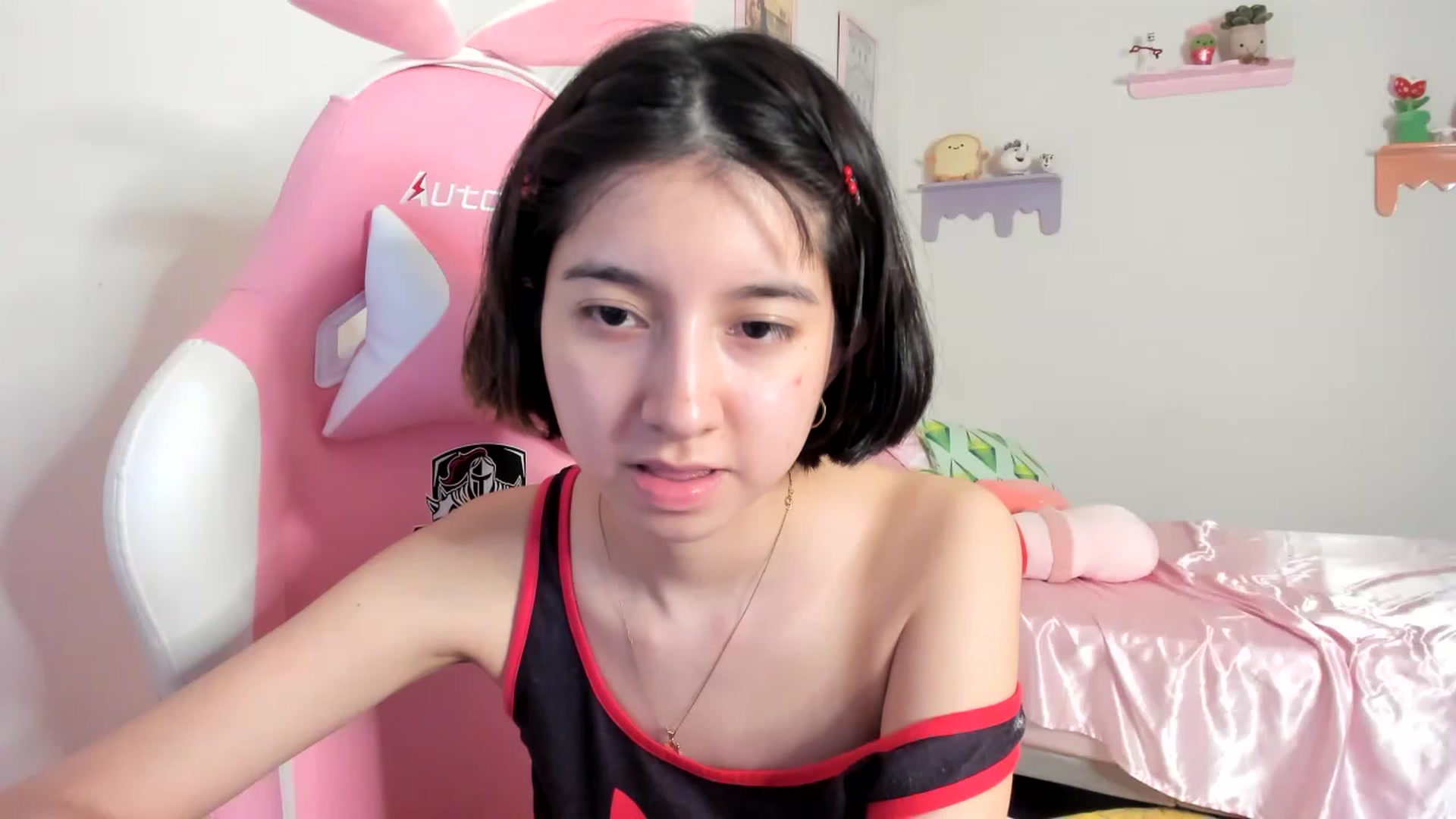 Gallery image thumbnail from Cherrycute666's myfreecams stream on, 06/12/2023, 08:34 image 4 of 20