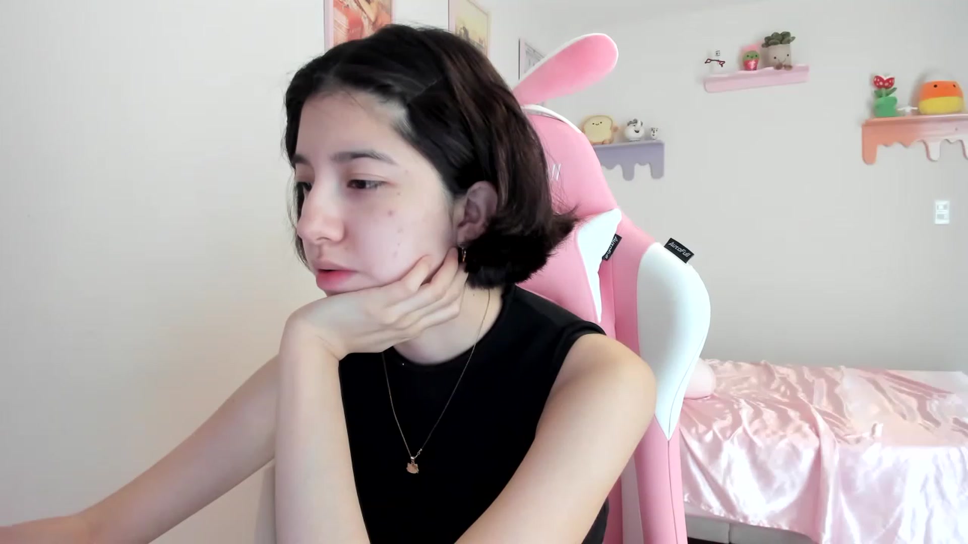 Gallery image thumbnail from Cherrycute666's myfreecams stream on, 06/12/2023, 18:28 image 14 of 20
