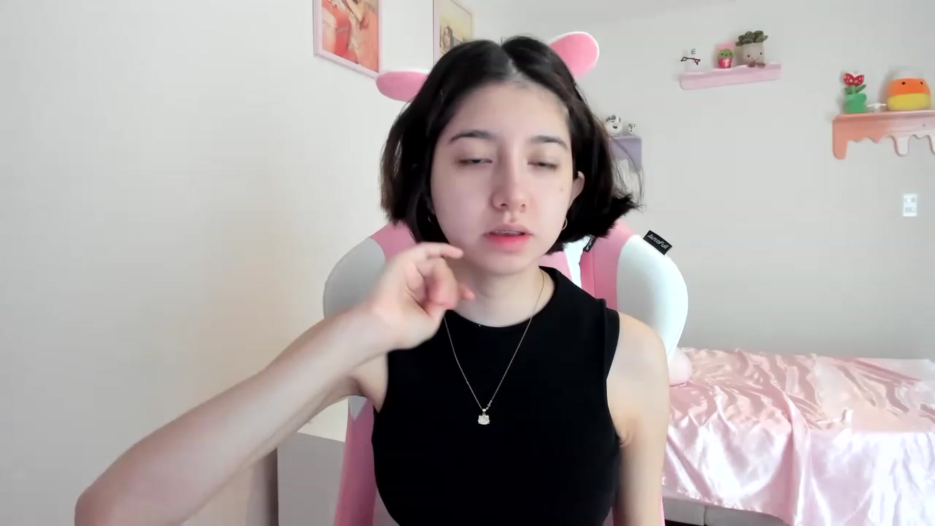 Gallery image thumbnail from Cherrycute666's myfreecams stream on, 06/12/2023, 18:28 image 15 of 20