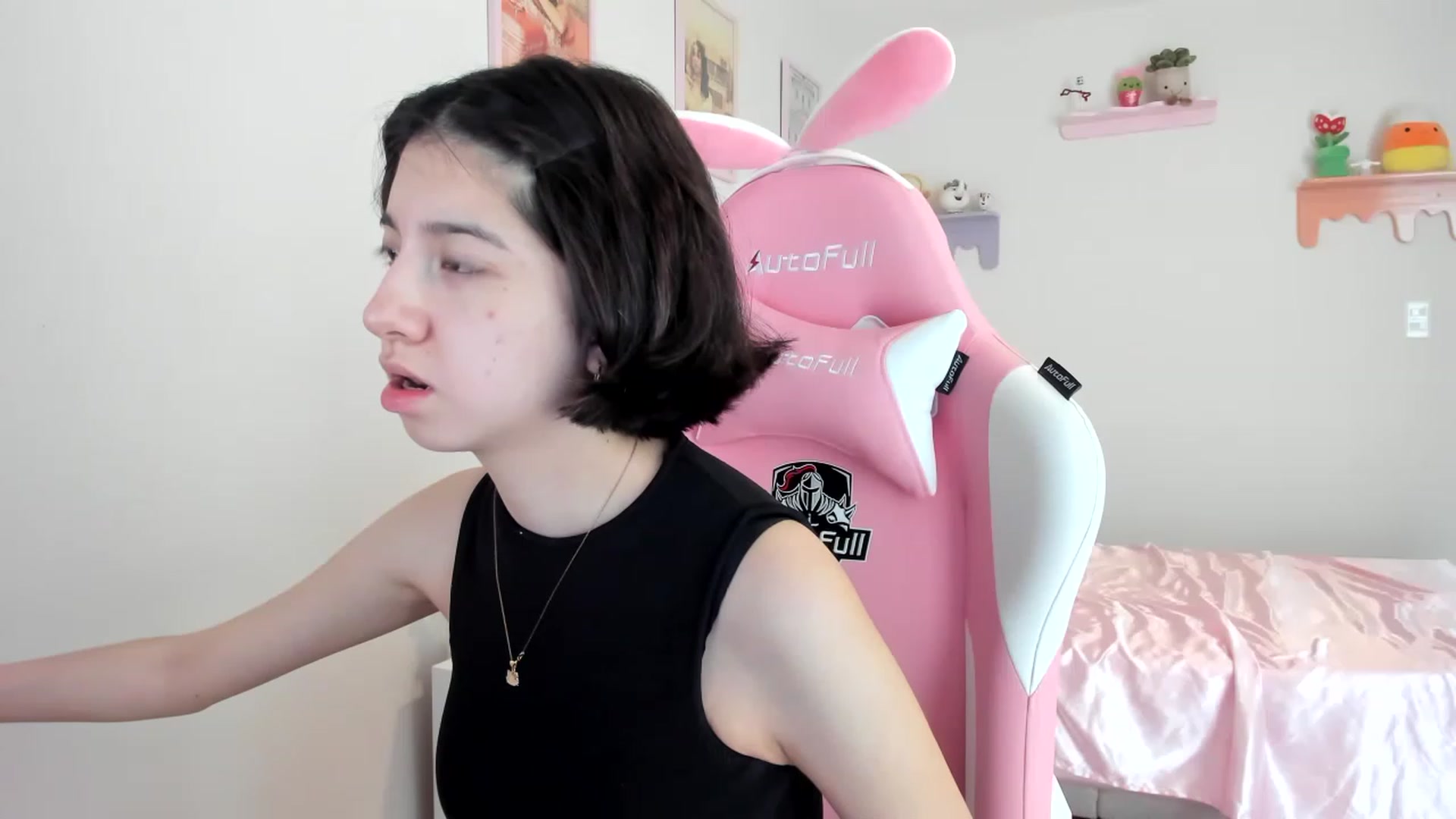 Gallery image thumbnail from Cherrycute666's myfreecams stream on, 06/12/2023, 18:28 image 17 of 20