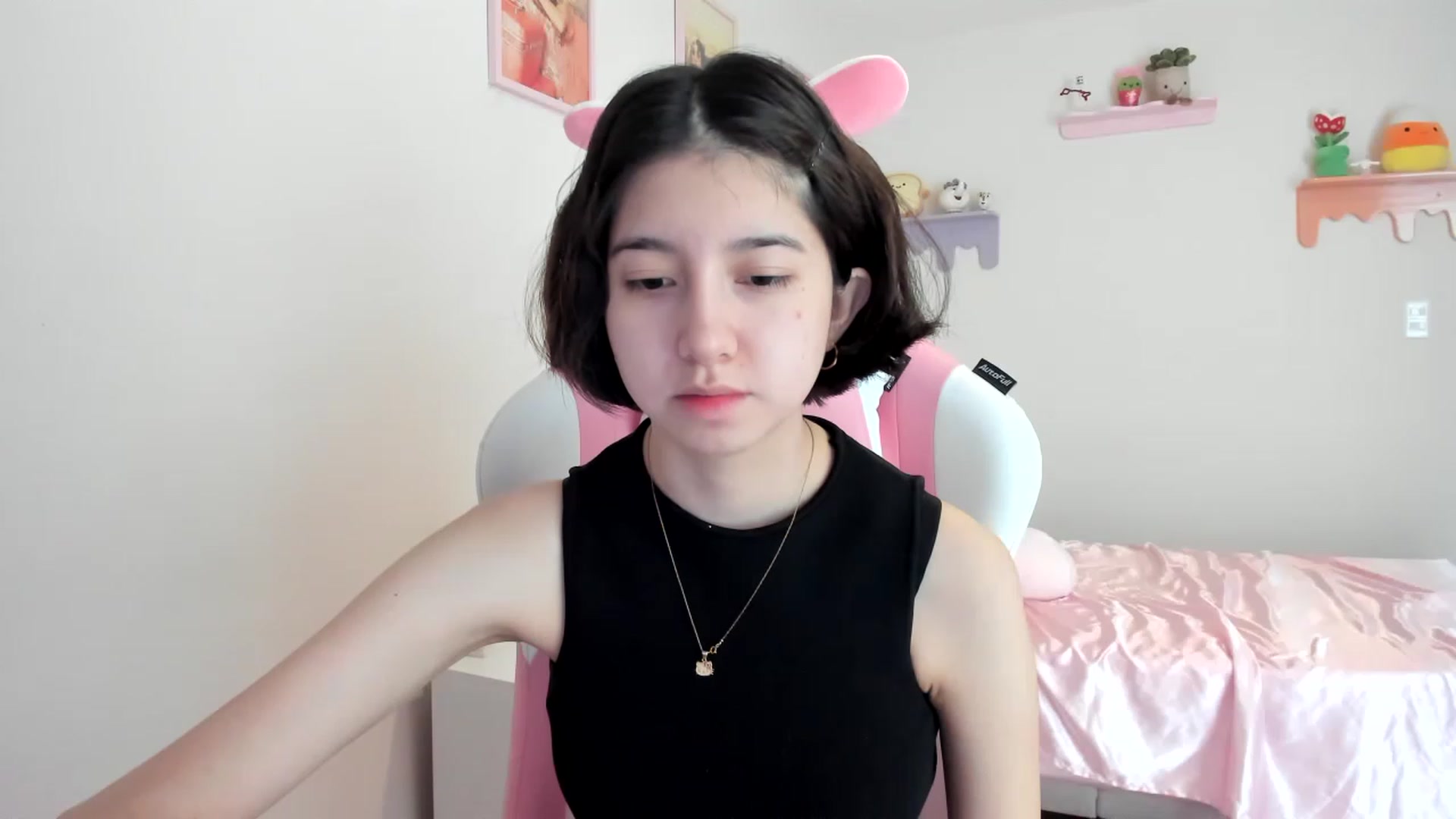 Gallery image thumbnail from Cherrycute666's myfreecams stream on, 06/12/2023, 18:28 image 13 of 20