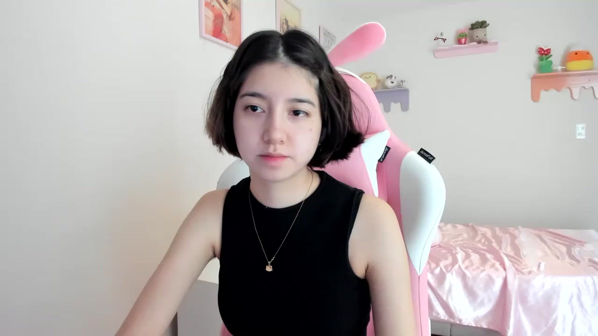 Gallery image thumbnail from Cherrycute666's myfreecams stream on, 06/12/2023, 18:28 image 5 of 20