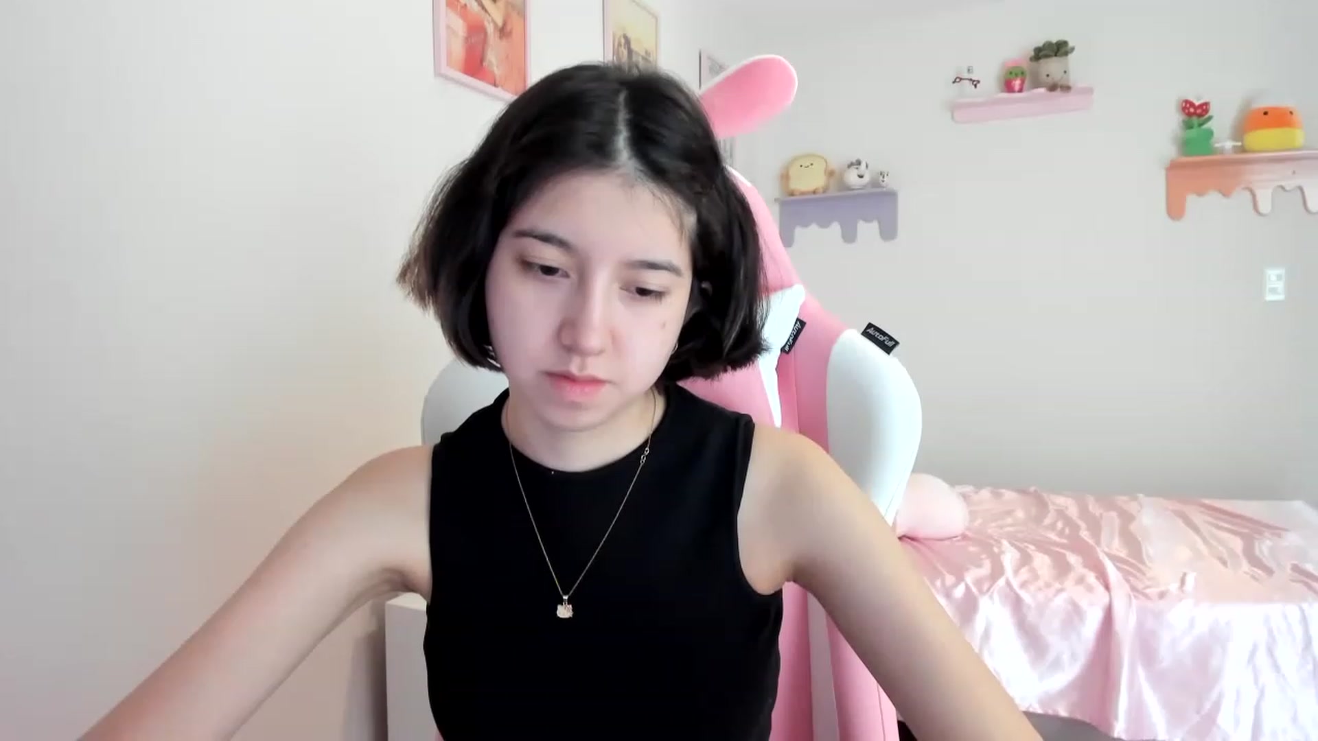 Gallery image thumbnail from Cherrycute666's myfreecams stream on, 06/12/2023, 19:10 image 14 of 20