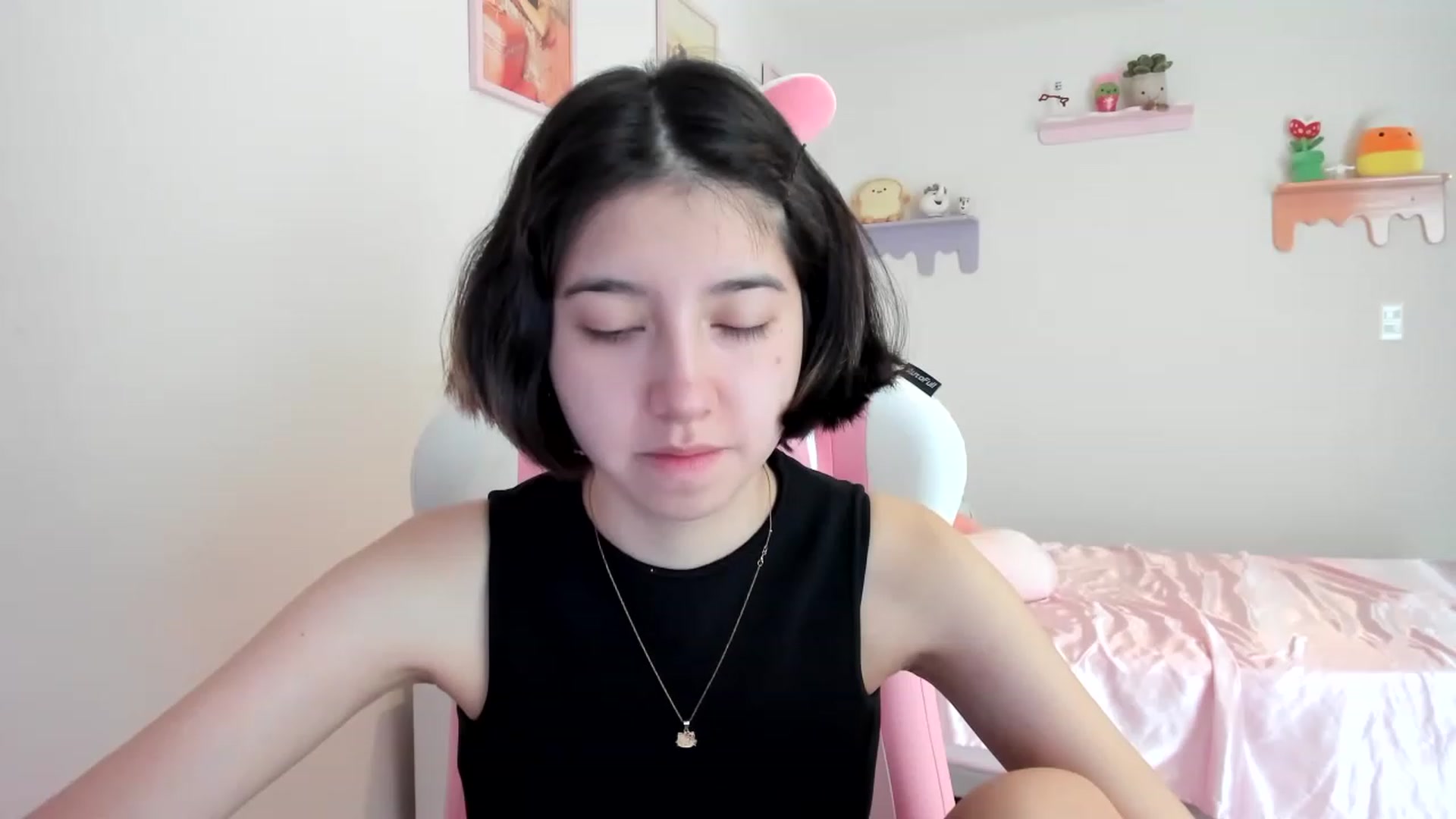 Gallery image thumbnail from Cherrycute666's myfreecams stream on, 06/12/2023, 19:10 image 20 of 20