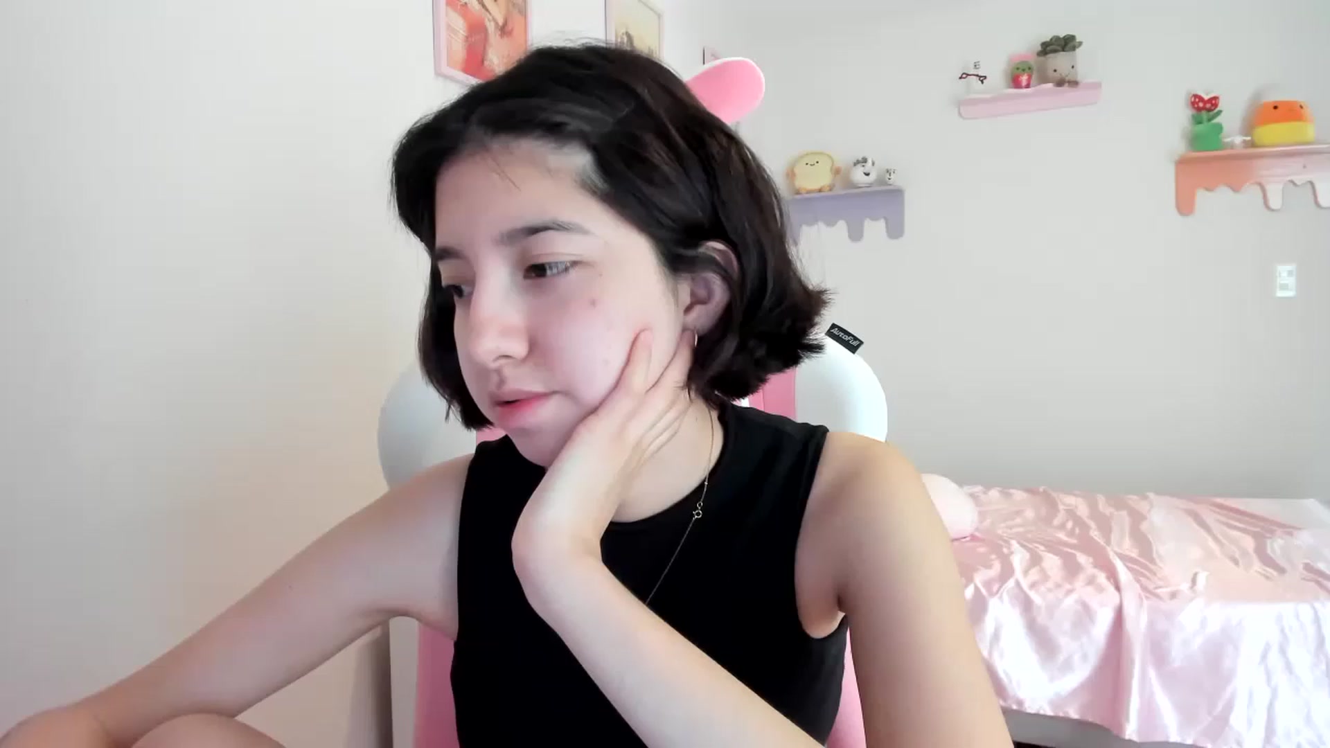Gallery image thumbnail from Cherrycute666's myfreecams stream on, 06/12/2023, 19:10 image 11 of 20
