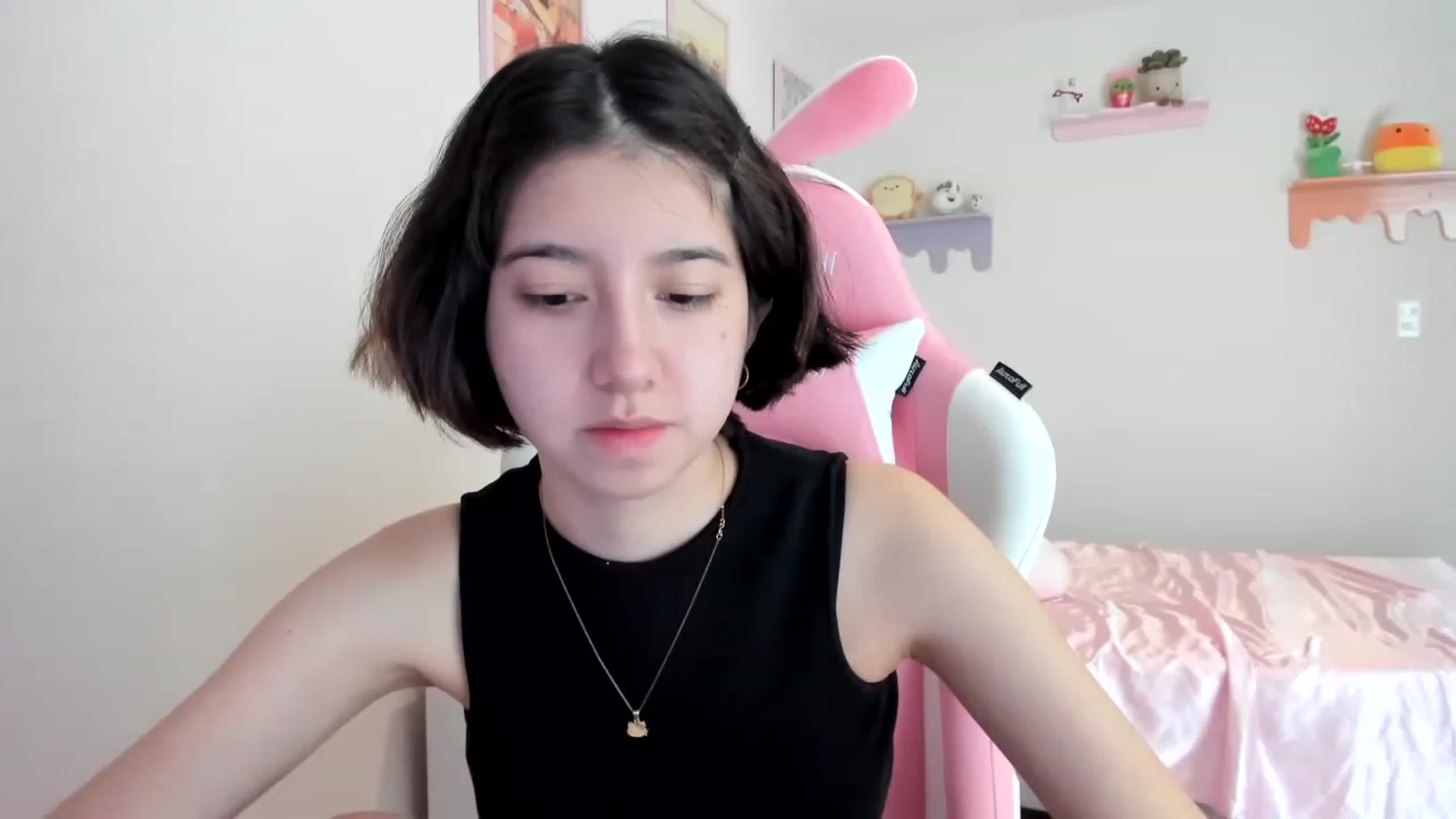 Gallery image thumbnail from Cherrycute666's myfreecams stream on, 06/12/2023, 19:10 image 7 of 20