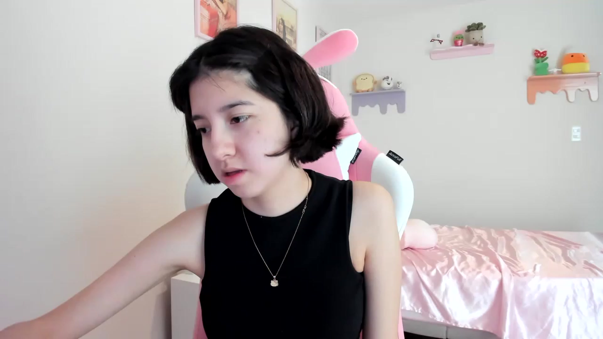 Gallery image thumbnail from Cherrycute666's myfreecams stream on, 06/12/2023, 19:10 image 18 of 20