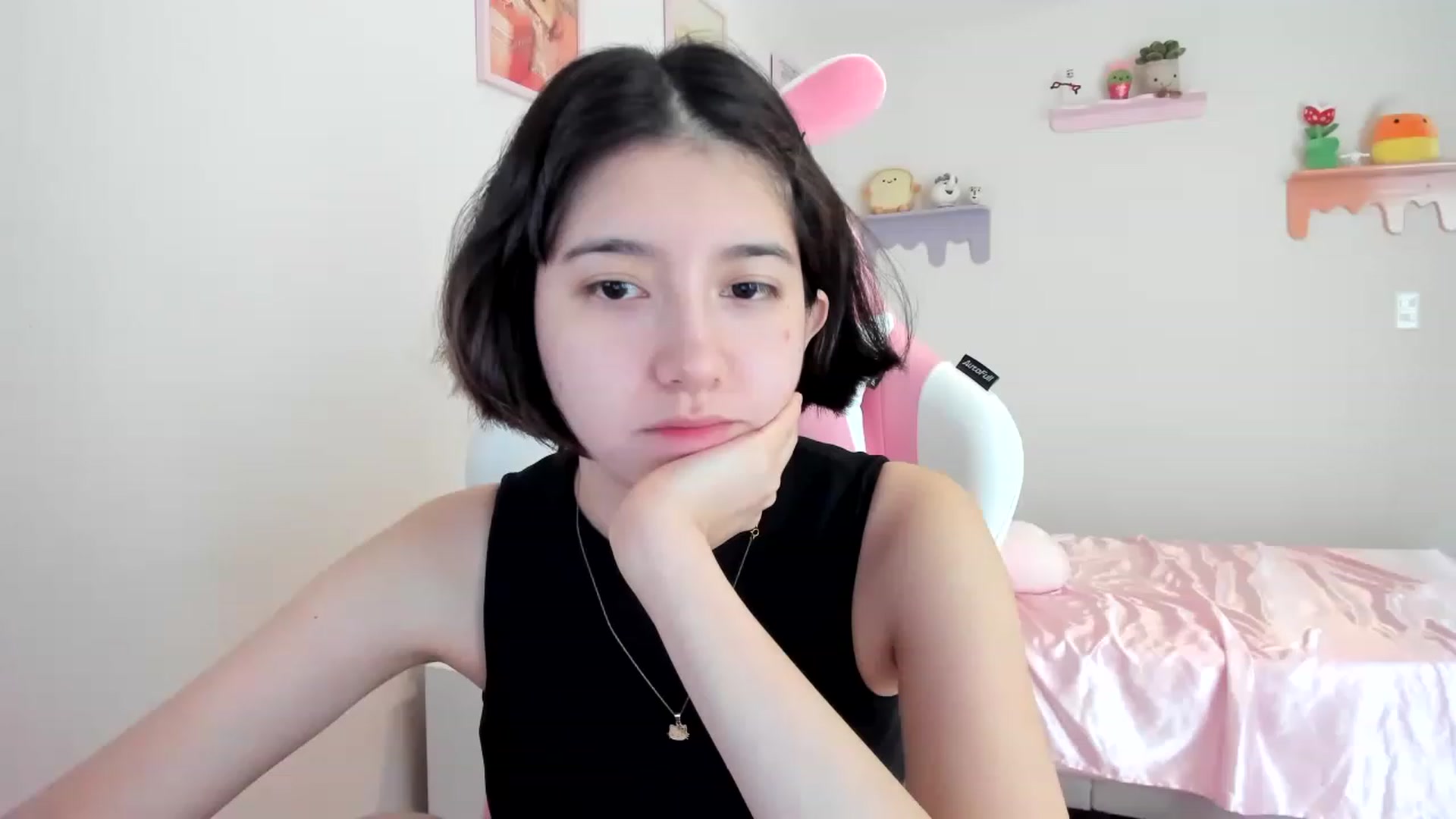 Gallery image thumbnail from Cherrycute666's myfreecams stream on, 06/12/2023, 19:10 image 5 of 20