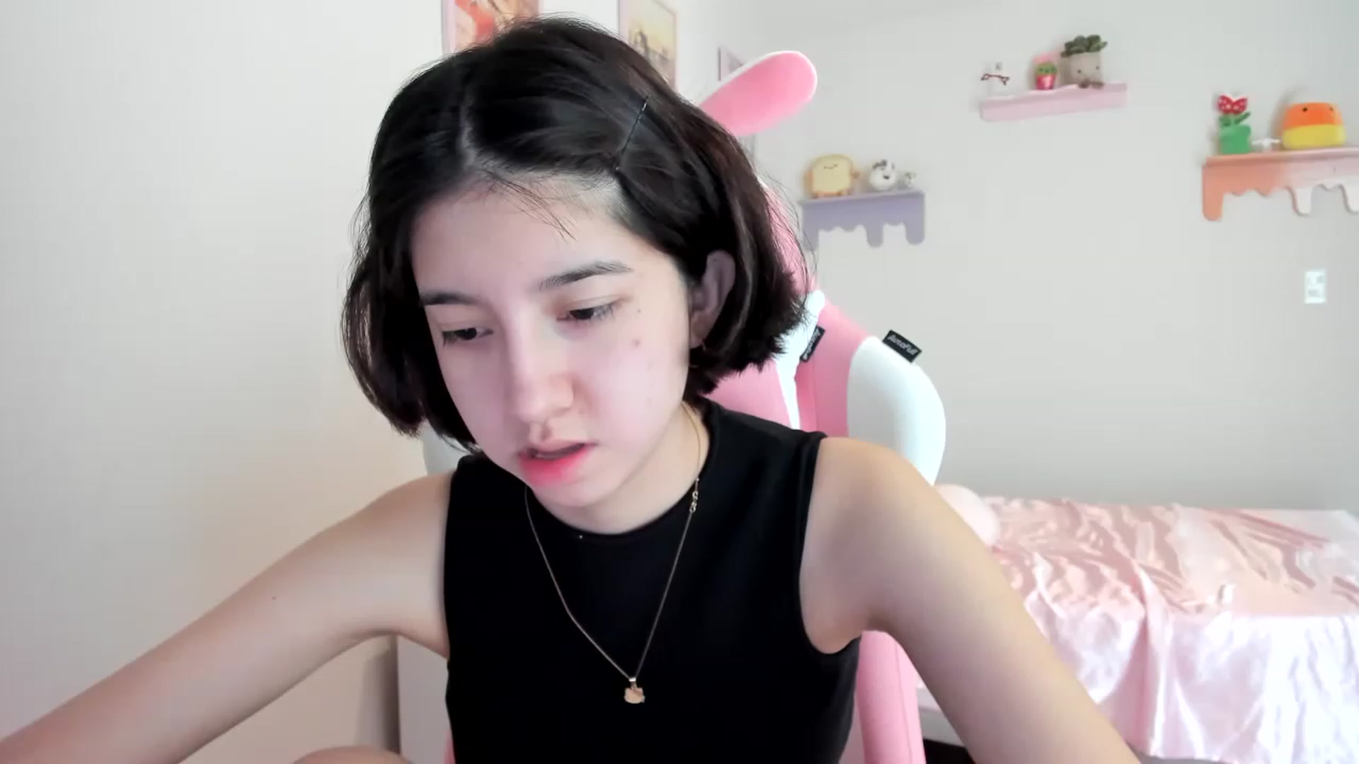 Gallery image thumbnail from Cherrycute666's myfreecams stream on, 06/12/2023, 19:10 image 2 of 20