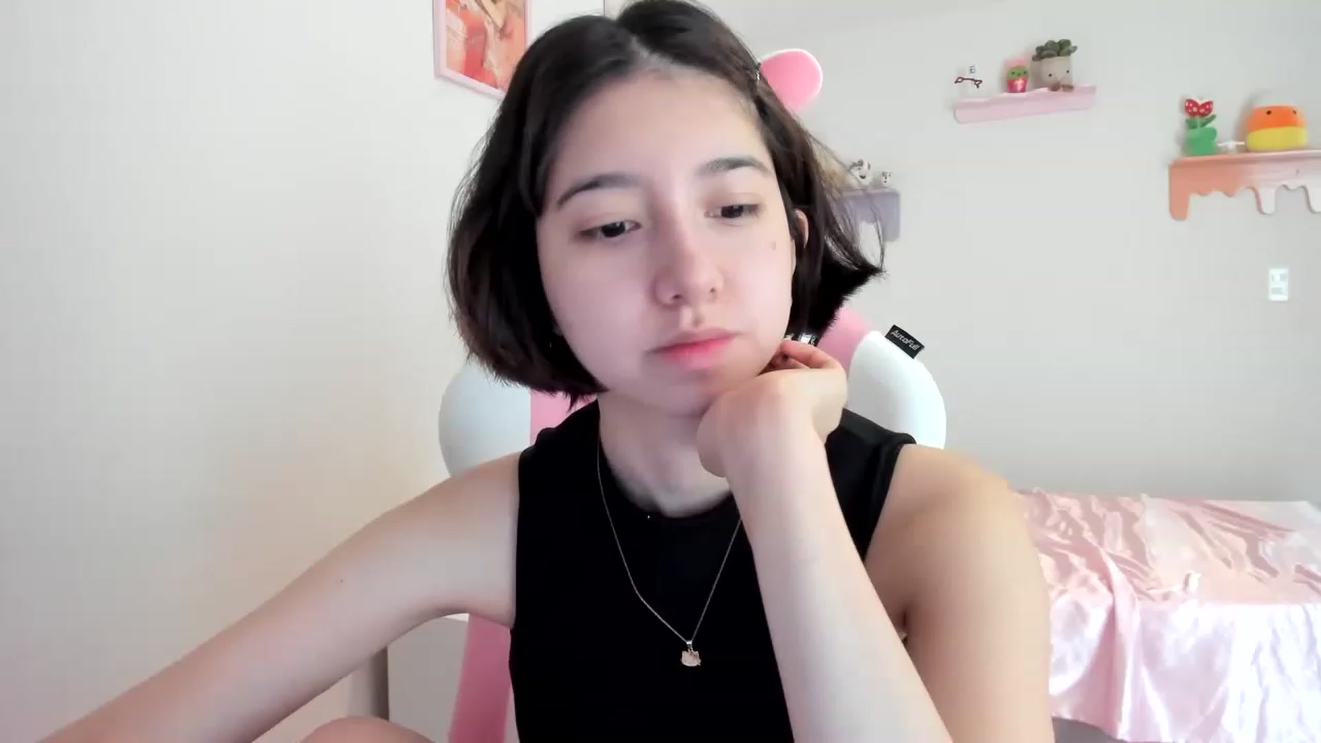 Gallery image thumbnail from Cherrycute666's myfreecams stream on, 06/12/2023, 19:10 image 1 of 20