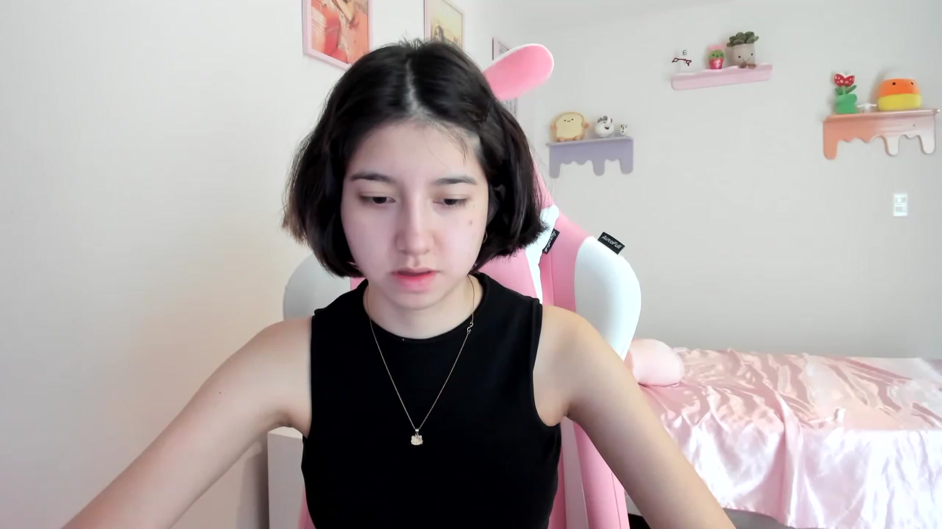 Gallery image thumbnail from Cherrycute666's myfreecams stream on, 06/12/2023, 19:10 image 16 of 20