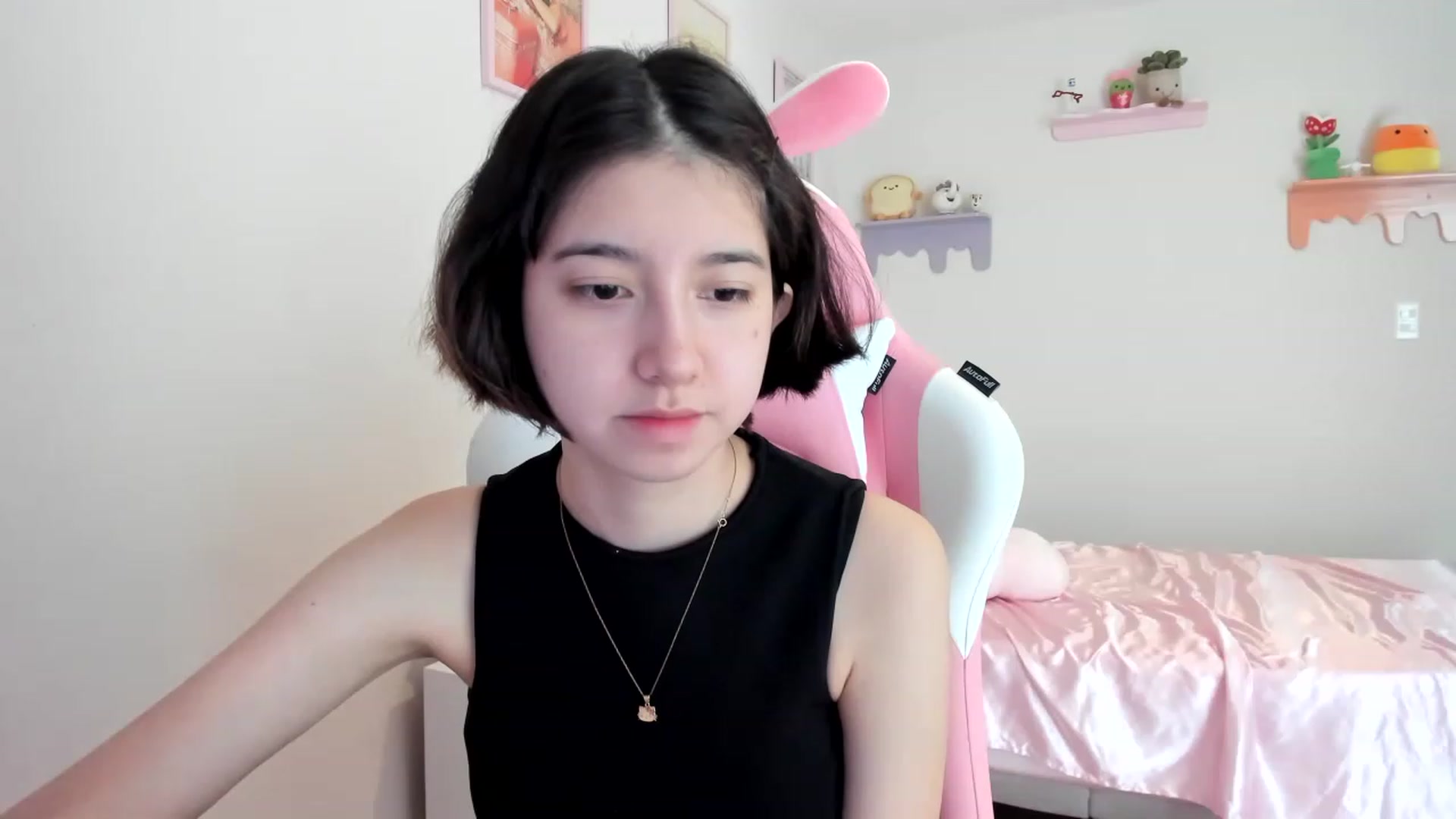 Gallery image thumbnail from Cherrycute666's myfreecams stream on, 06/12/2023, 19:10 image 6 of 20