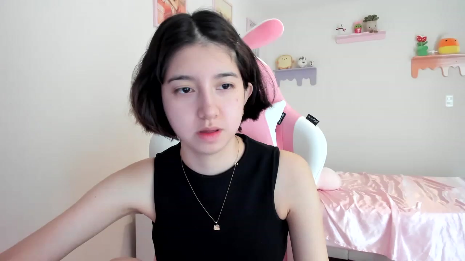 Gallery image thumbnail from Cherrycute666's myfreecams stream on, 06/12/2023, 19:10 image 4 of 20