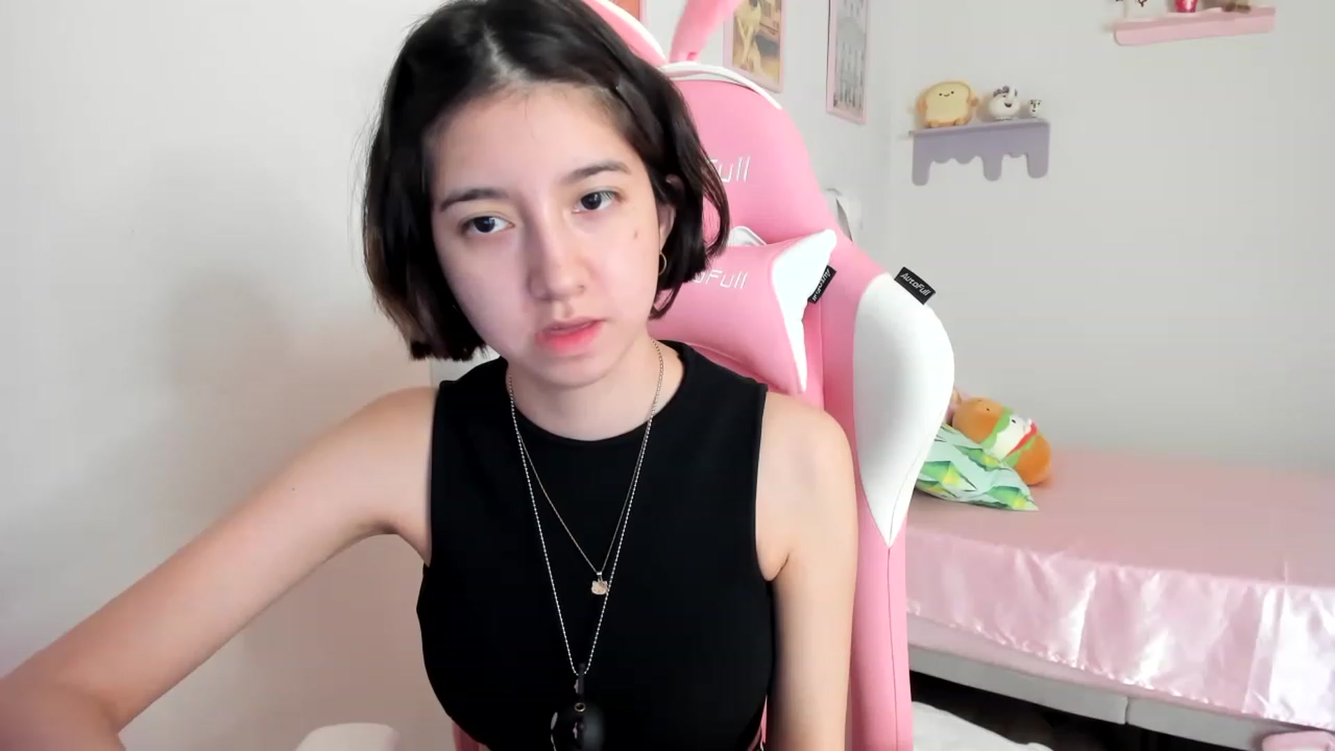 Gallery image thumbnail from Cherrycute666's myfreecams stream on, 06/13/2023, 24:42 image 12 of 20