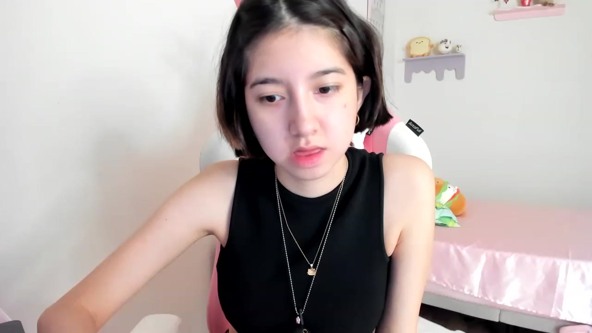 Gallery image thumbnail from Cherrycute666's myfreecams stream on, 06/13/2023, 24:42 image 8 of 20