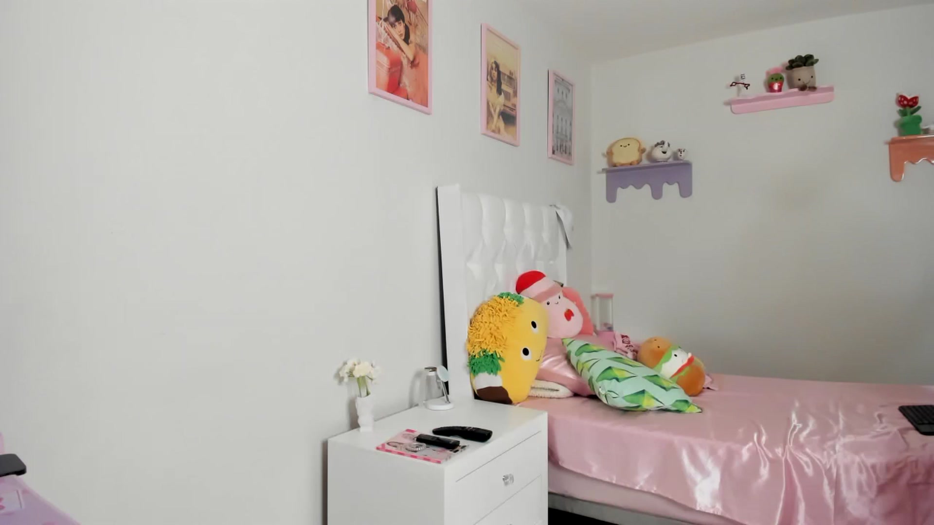 Gallery image thumbnail from Cherrycute666's myfreecams stream on, 06/13/2023, 04:28 image 20 of 20