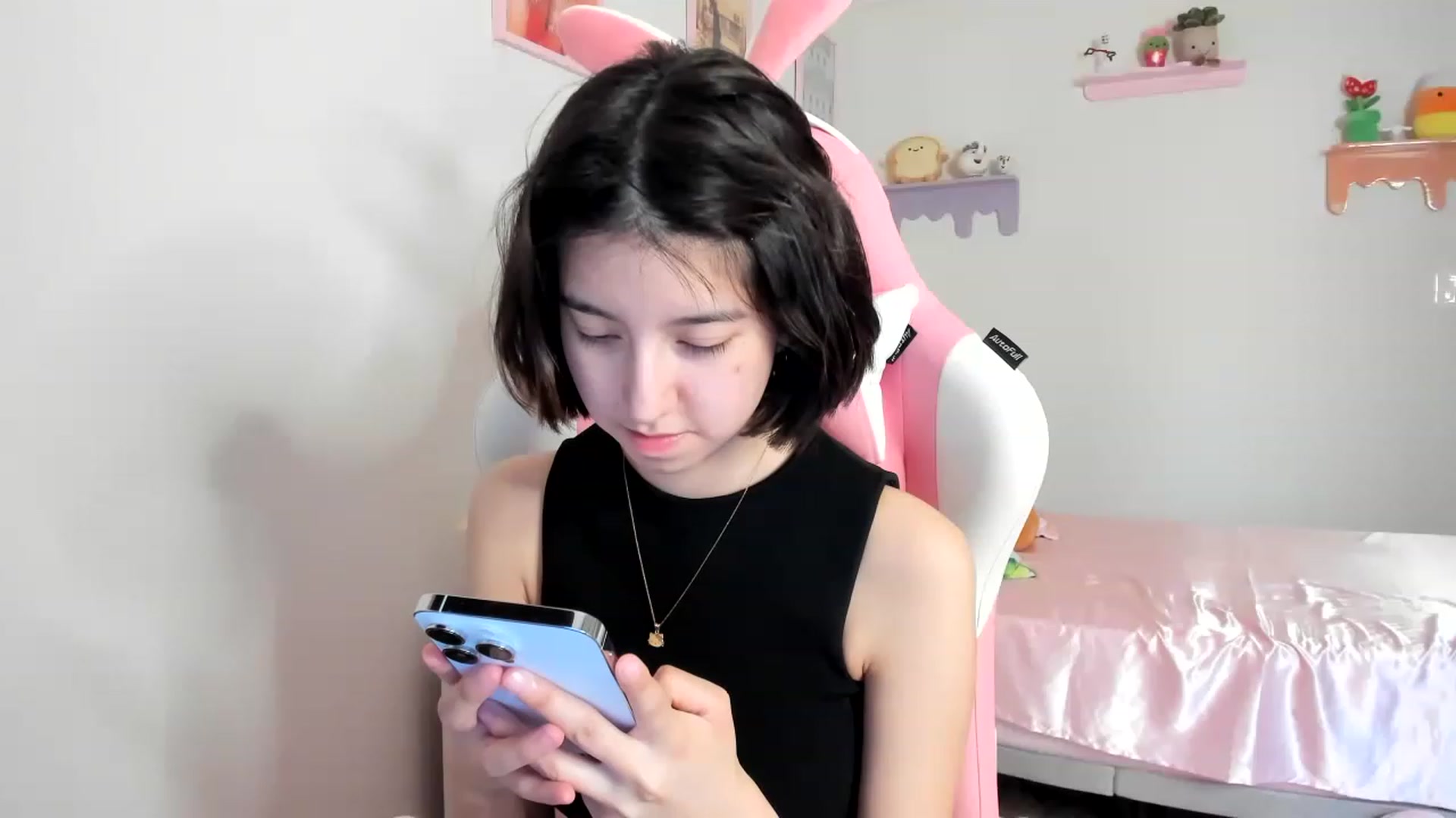 Gallery image thumbnail from Cherrycute666's myfreecams stream on, 06/13/2023, 04:28 image 3 of 20