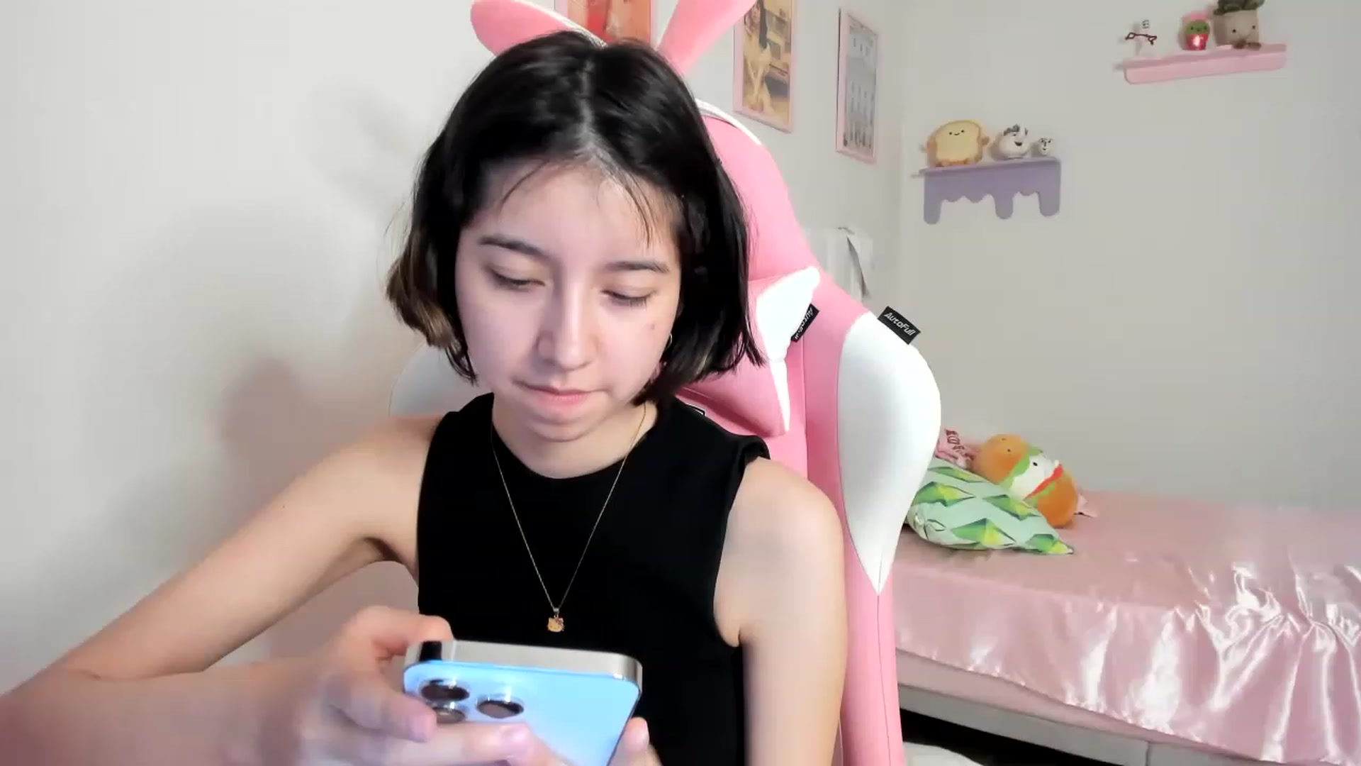 Gallery image thumbnail from Cherrycute666's myfreecams stream on, 06/13/2023, 04:28 image 10 of 20