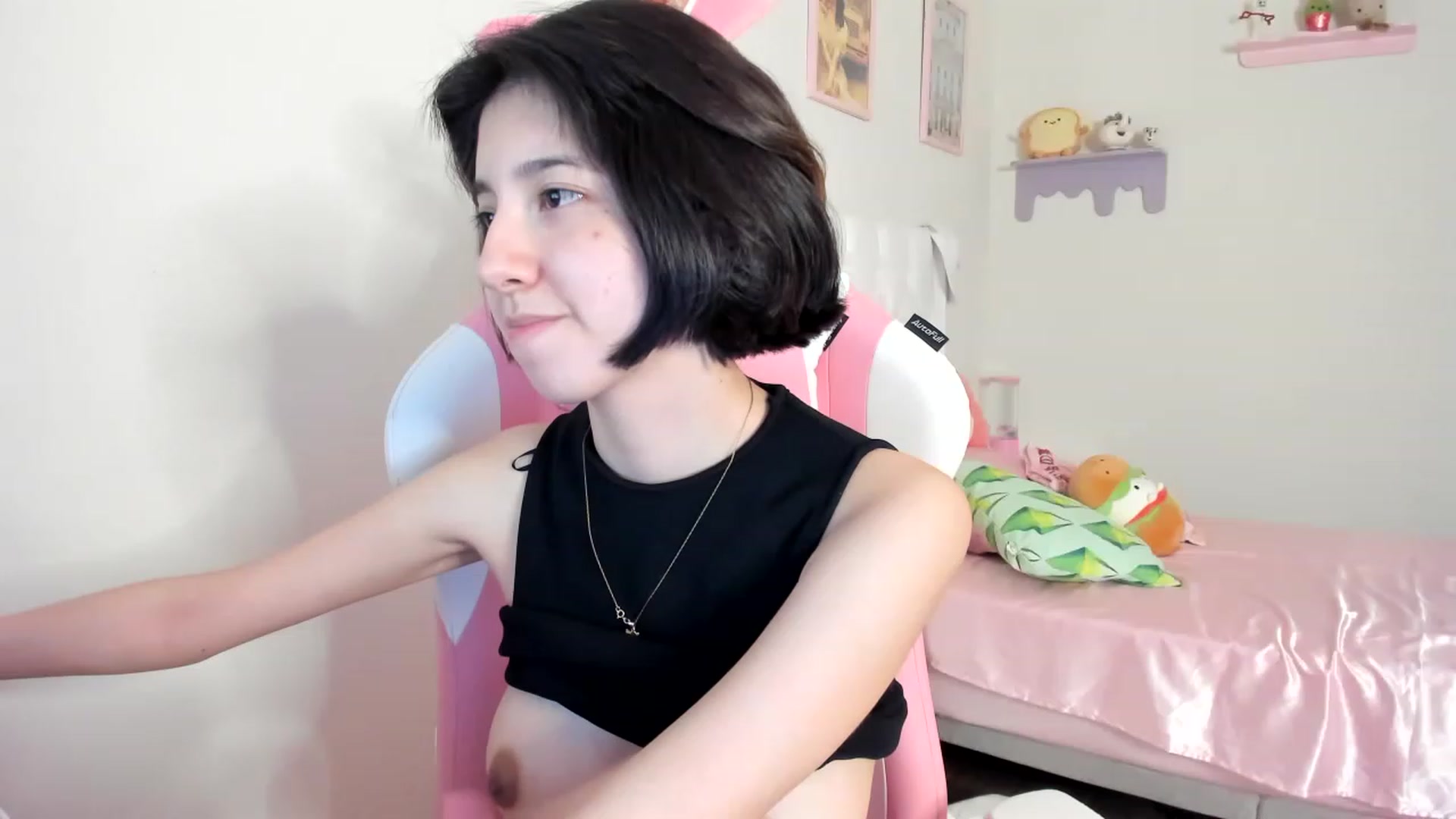 Gallery image thumbnail from Cherrycute666's myfreecams stream on, 06/13/2023, 05:38 image 3 of 20
