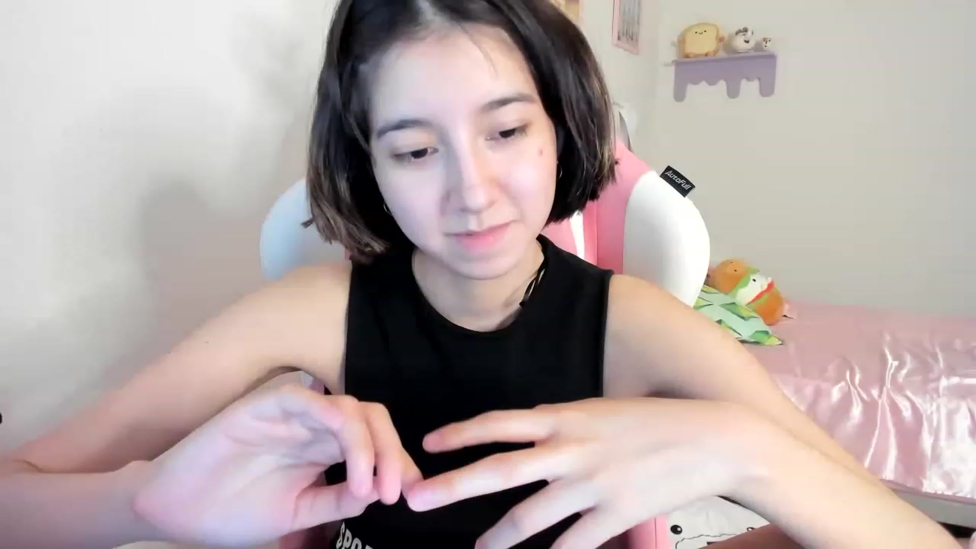Gallery image thumbnail from Cherrycute666's myfreecams stream on, 06/13/2023, 05:38 image 17 of 20