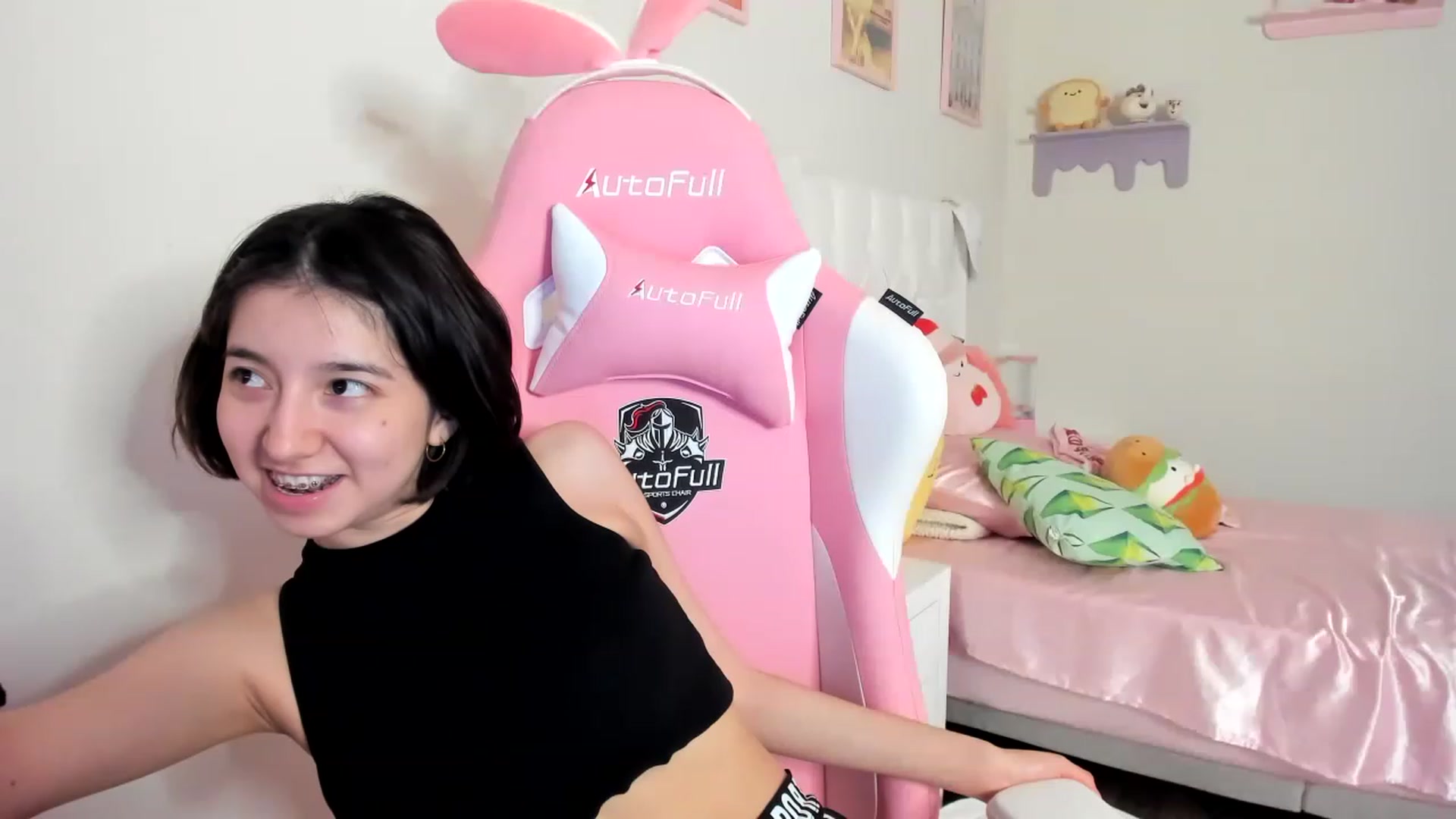 Gallery image thumbnail from Cherrycute666's myfreecams stream on, 06/13/2023, 05:38 image 18 of 20