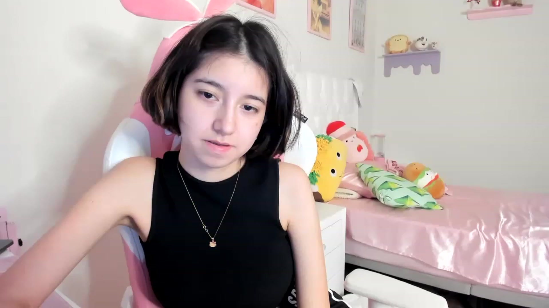 Gallery image thumbnail from Cherrycute666's myfreecams stream on, 06/13/2023, 07:43 image 1 of 20