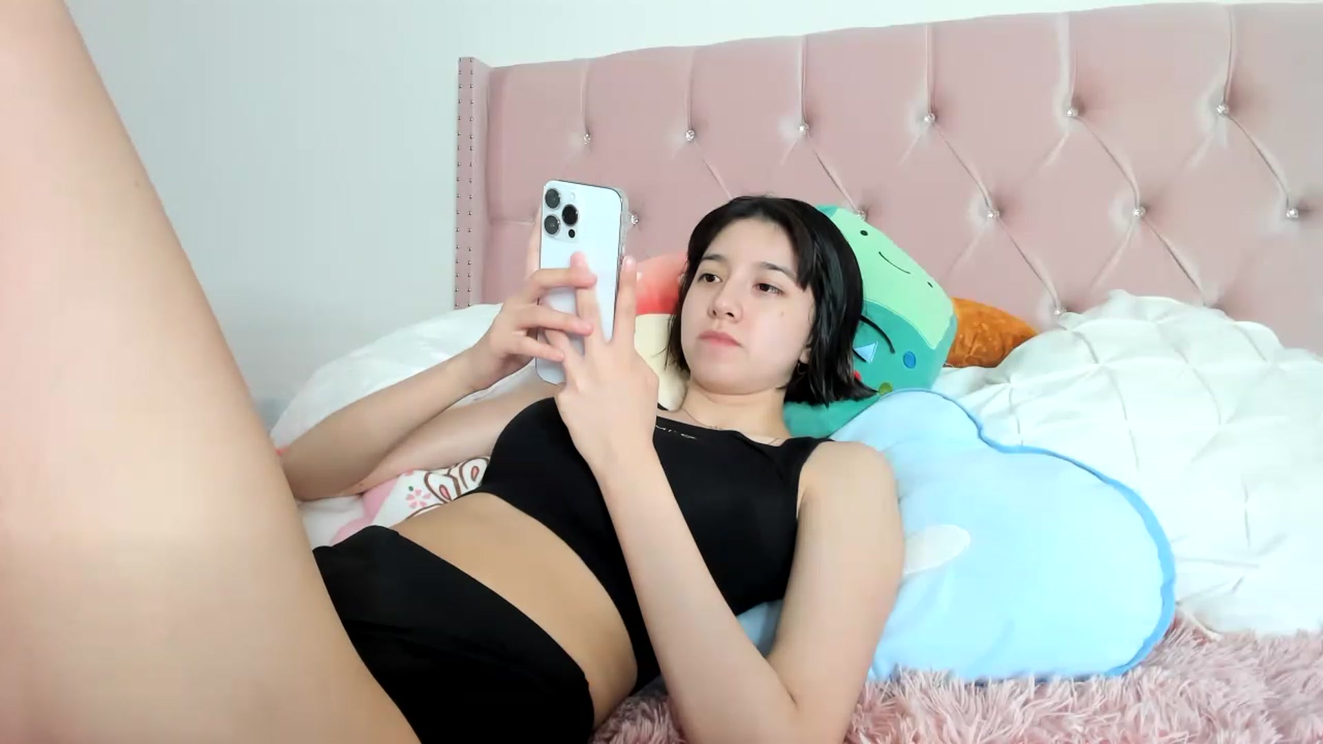Gallery image thumbnail from Cherrycute666's myfreecams stream on, 06/13/2023, 07:43 image 17 of 20