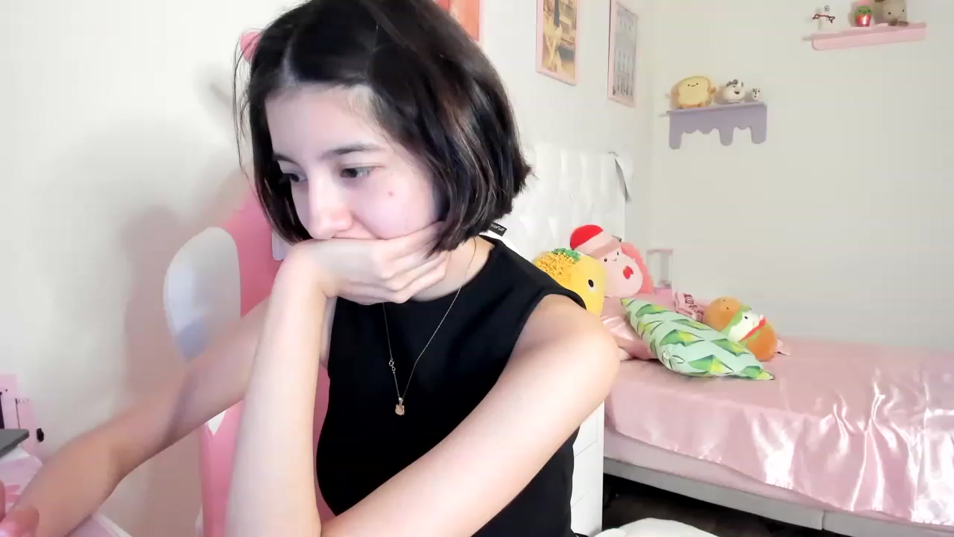 Gallery image thumbnail from Cherrycute666's myfreecams stream on, 06/13/2023, 07:43 image 4 of 20