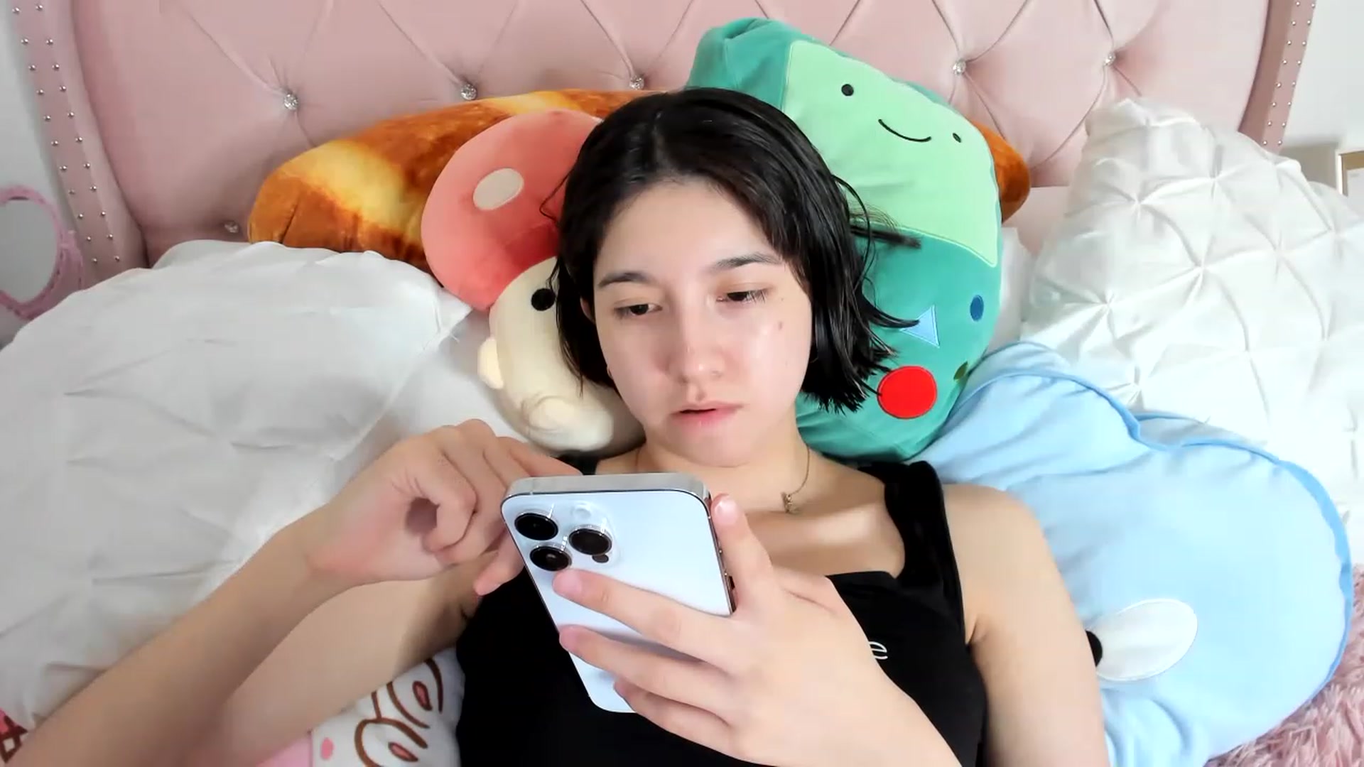 Gallery image thumbnail from Cherrycute666's myfreecams stream on, 06/13/2023, 07:43 image 20 of 20